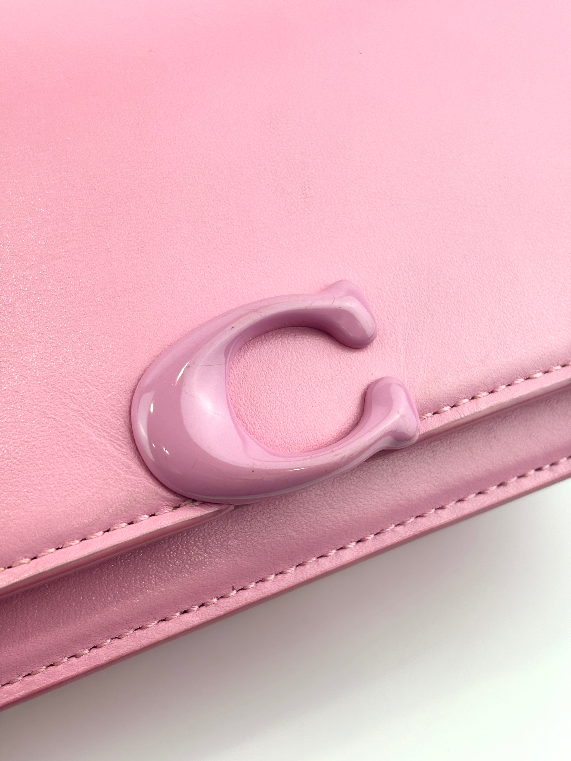 CR521 Bandit Pink Crossbody Bag - Glampot