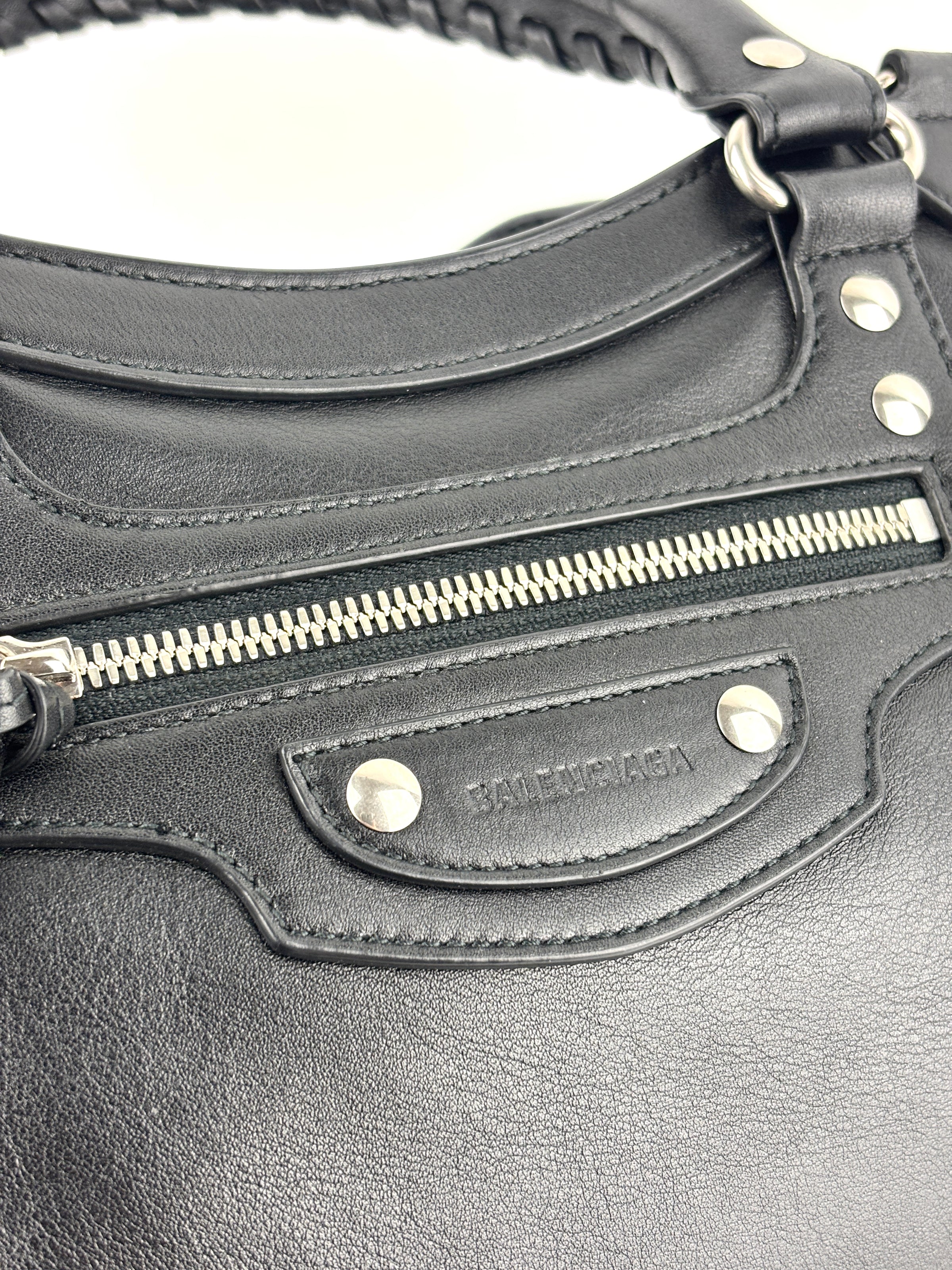 765353 Neo Classic City Small Black