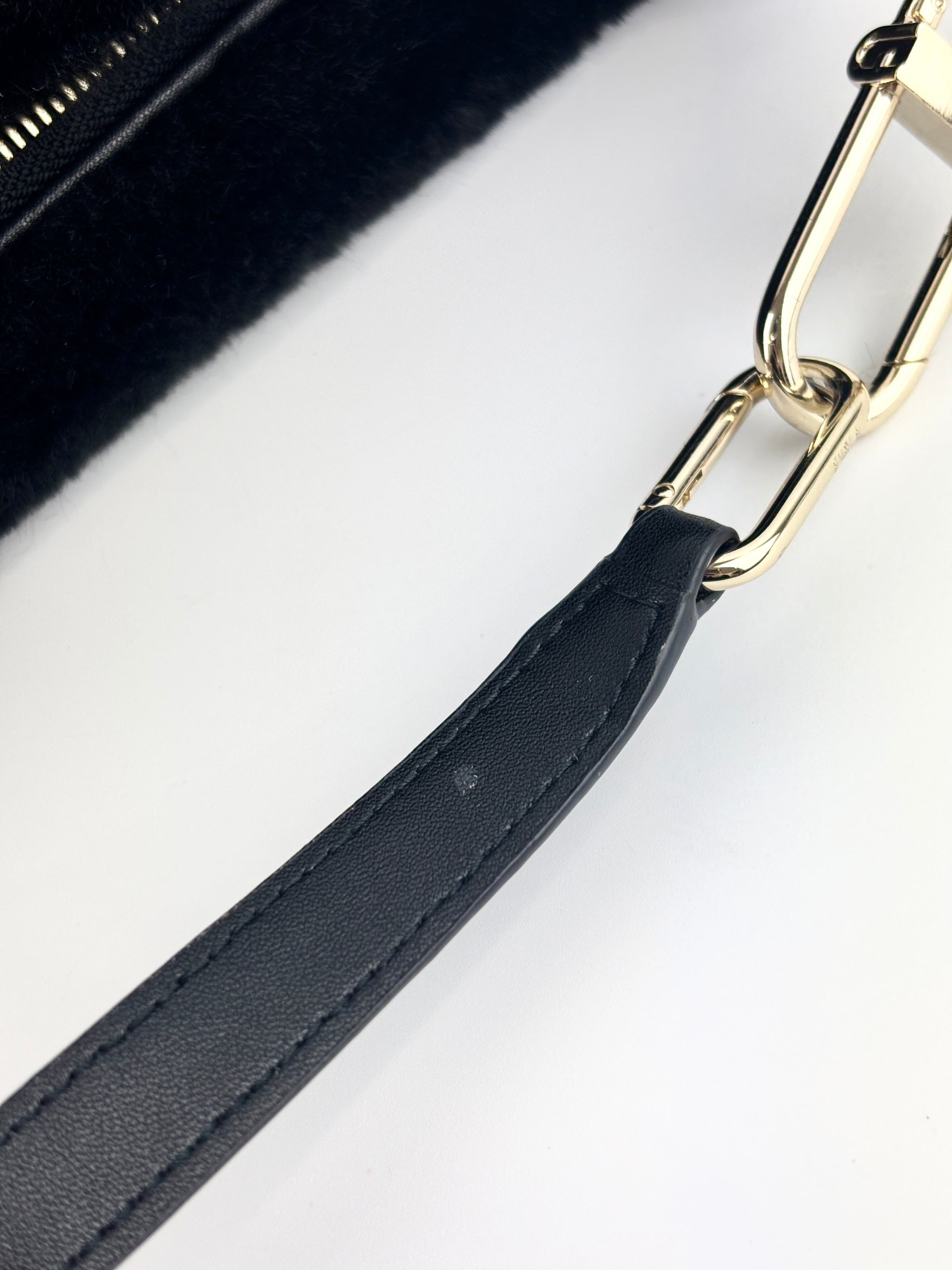 Teia Black Faux Fur Crossbody Bag - Glampot