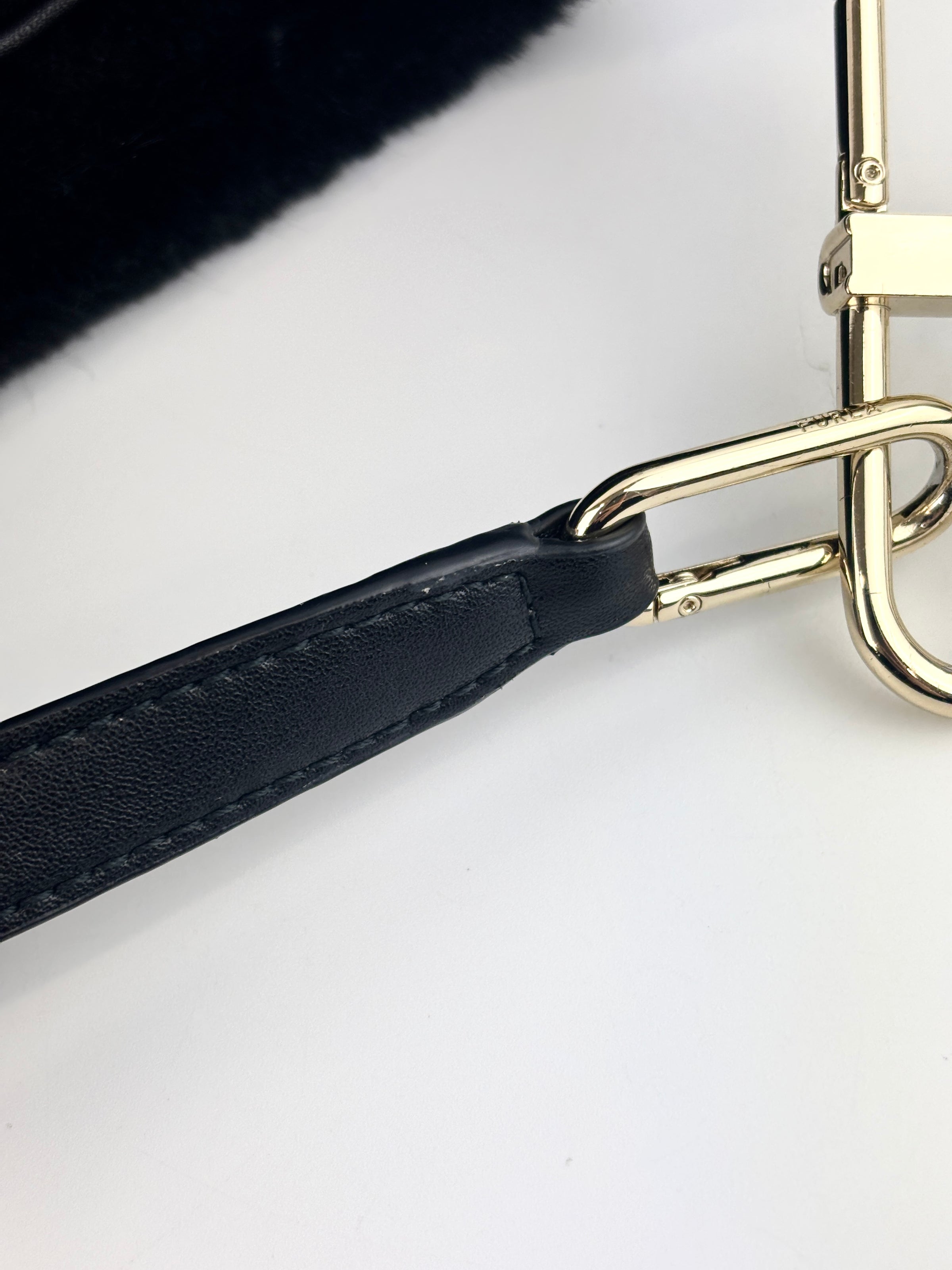 Teia Black Faux Fur Crossbody Bag - Glampot