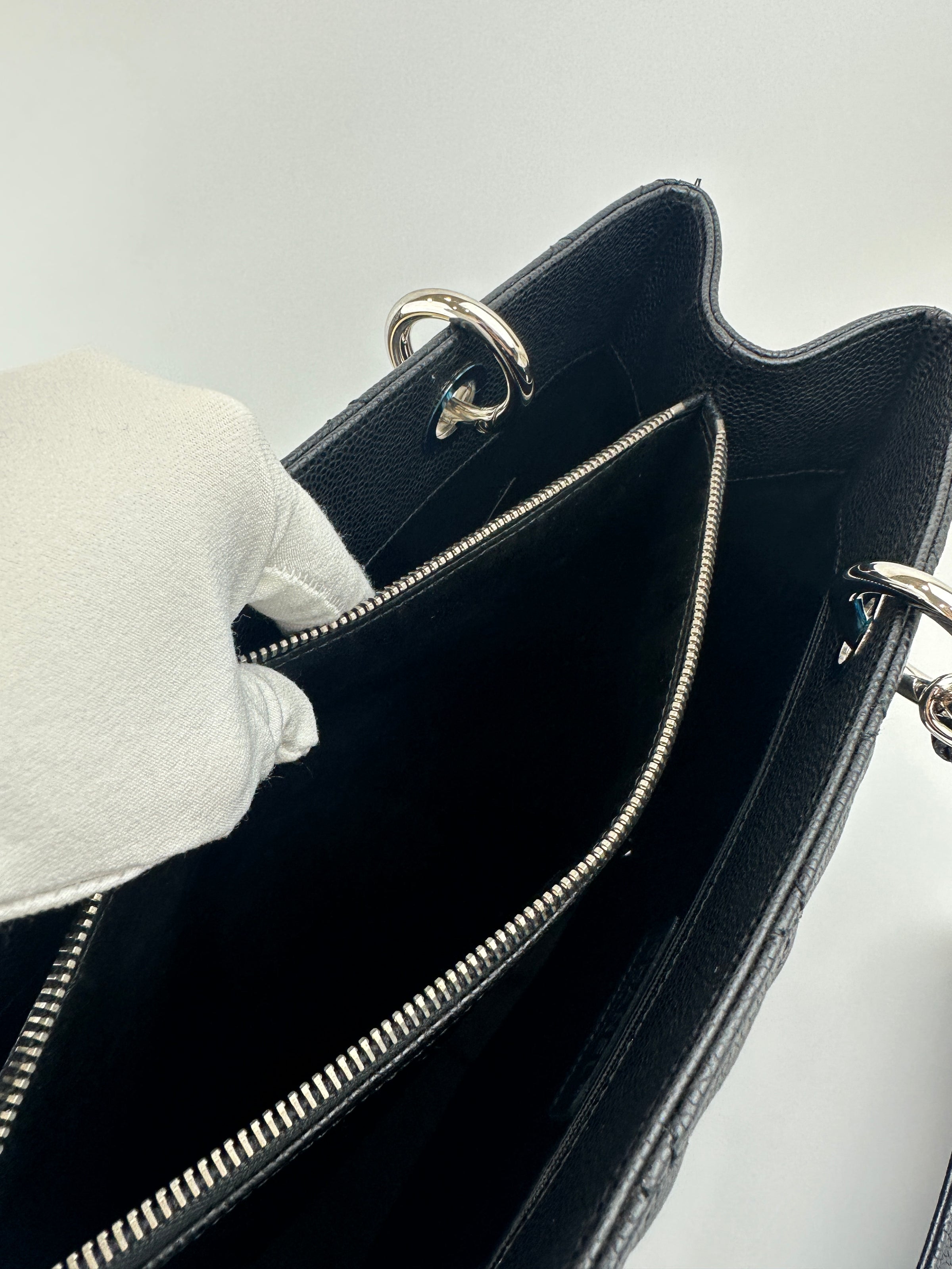 GST Black Caviar SHW