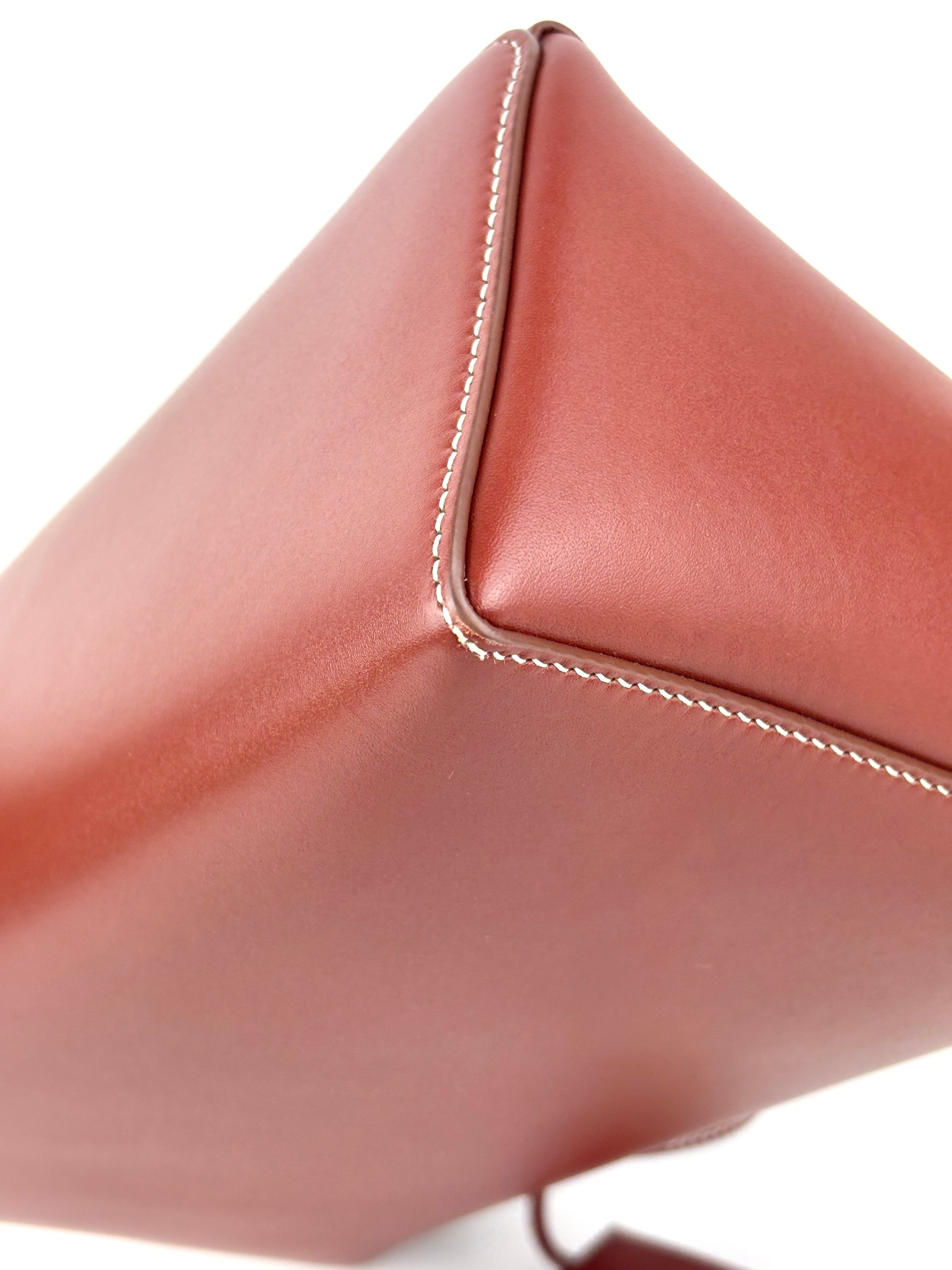 Extra Bag L27 Smooth Calfskin Leather Smoked Caramel/Sun Gold - Glampot