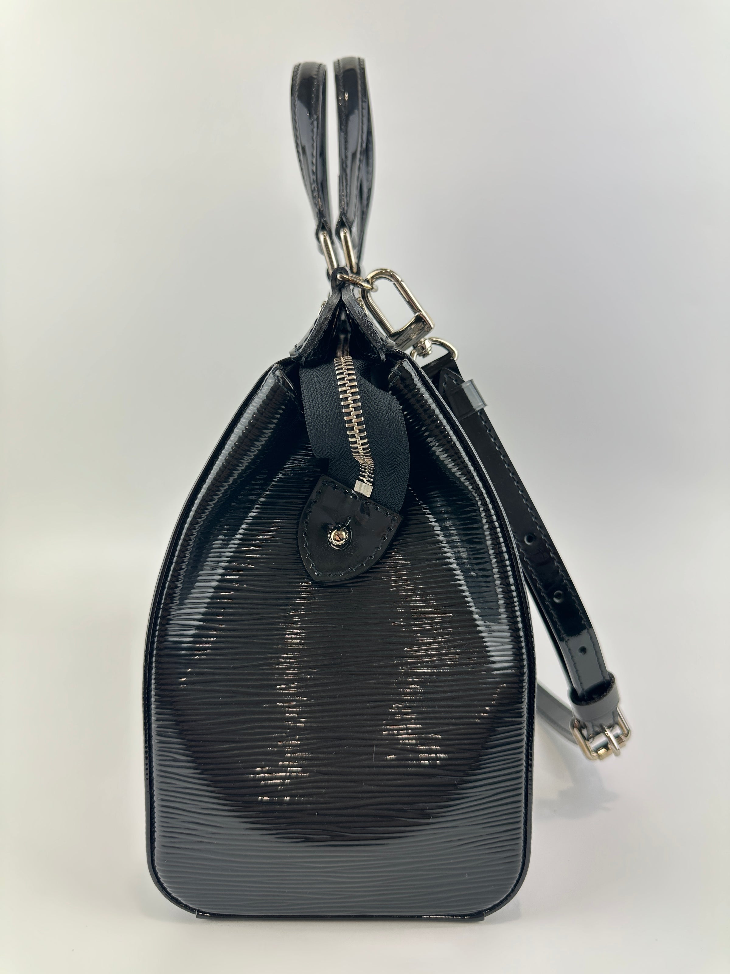 M40328 Brea MM Black Electric Epi Leather