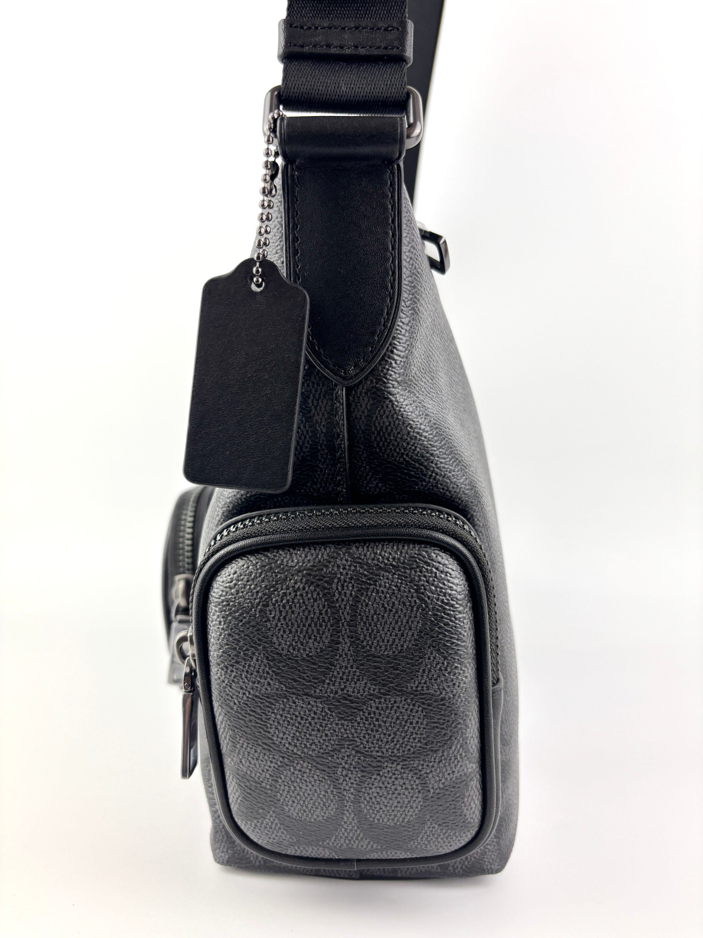 CCG18 Finn Crossbody Bag With Pockets In Signature Canvas Black