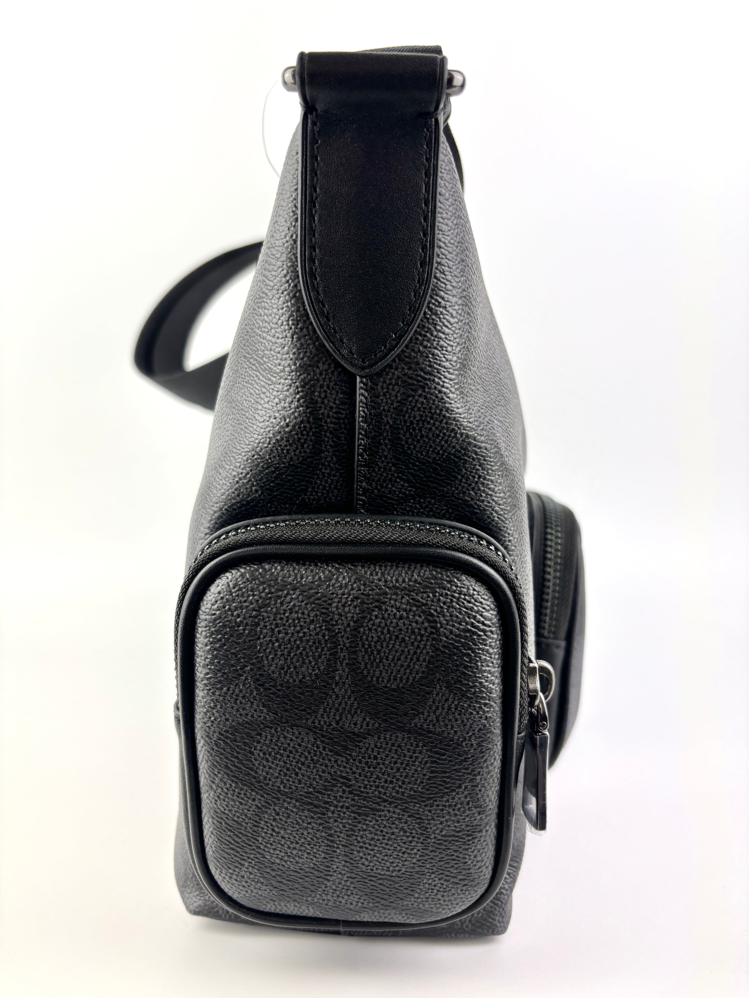 CCG18 Finn Crossbody Bag With Pockets In Signature Canvas Black
