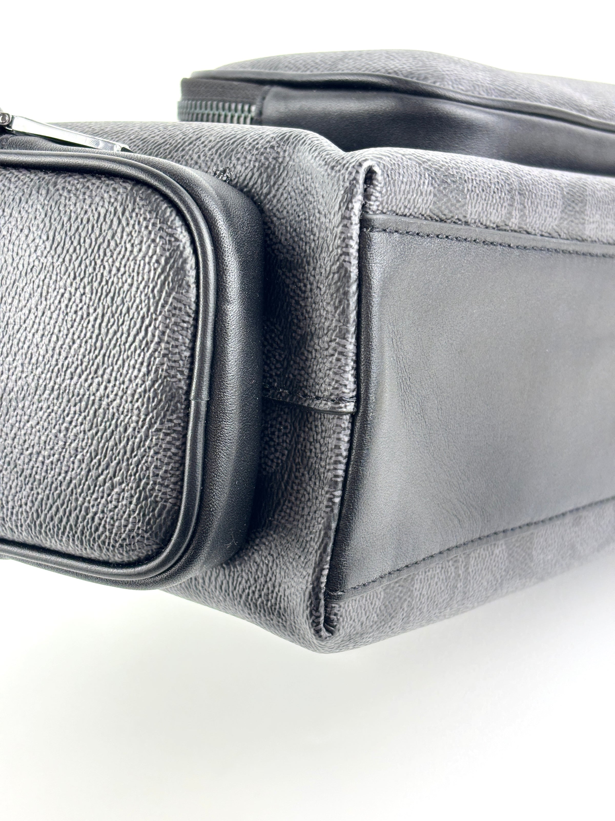 CCG18 Finn Crossbody Bag With Pockets In Signature Canvas Black