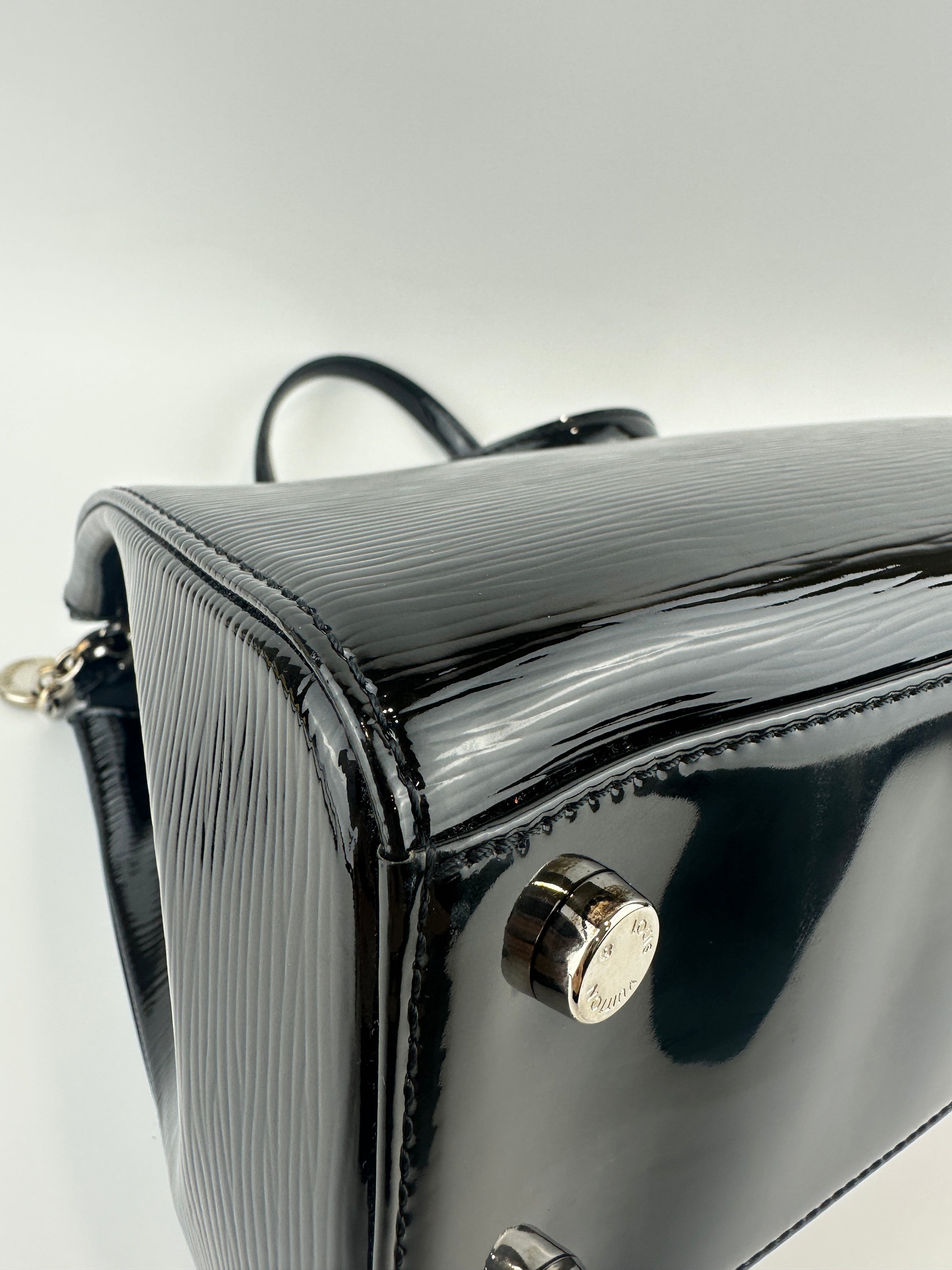 M40328 Brea MM Black Electric Epi Leather