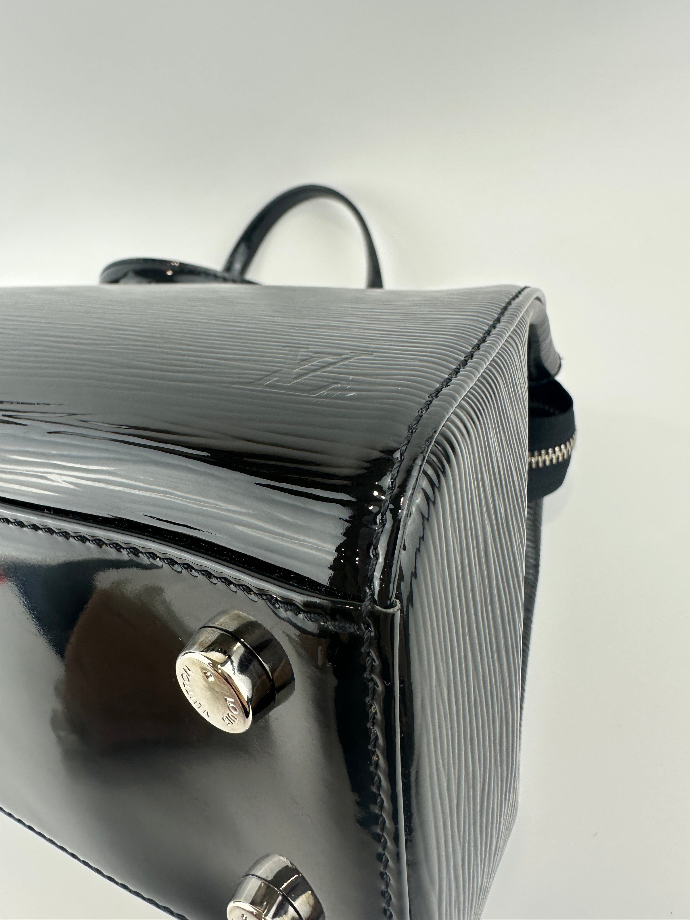 M40328 Brea MM Black Electric Epi Leather