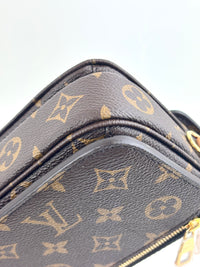 M46279 Pochette Metis East West Monogram Canvas (Microchipped) - Glampot