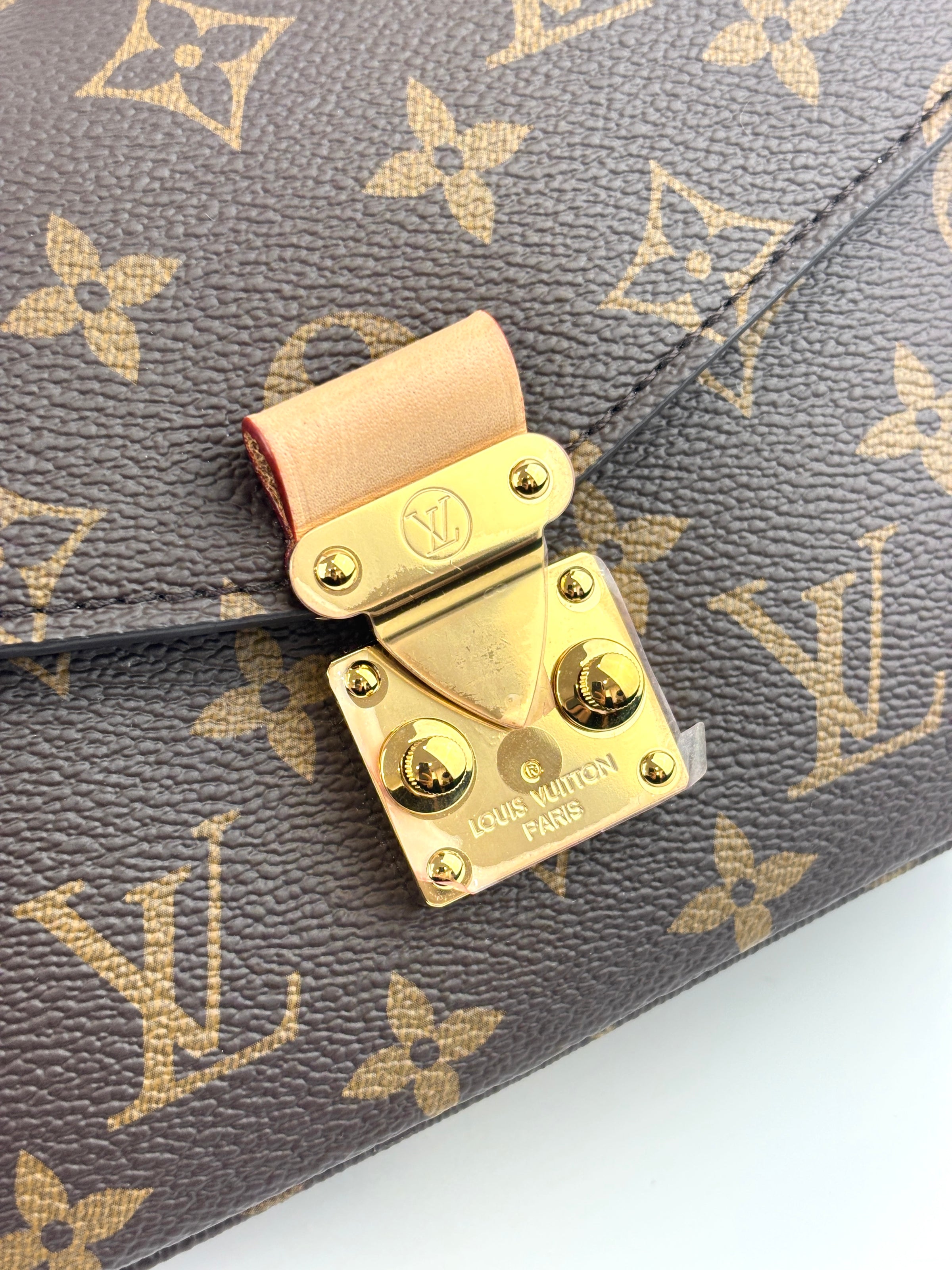 M46279 Pochette Metis East West Monogram Canvas (Microchipped) - Glampot