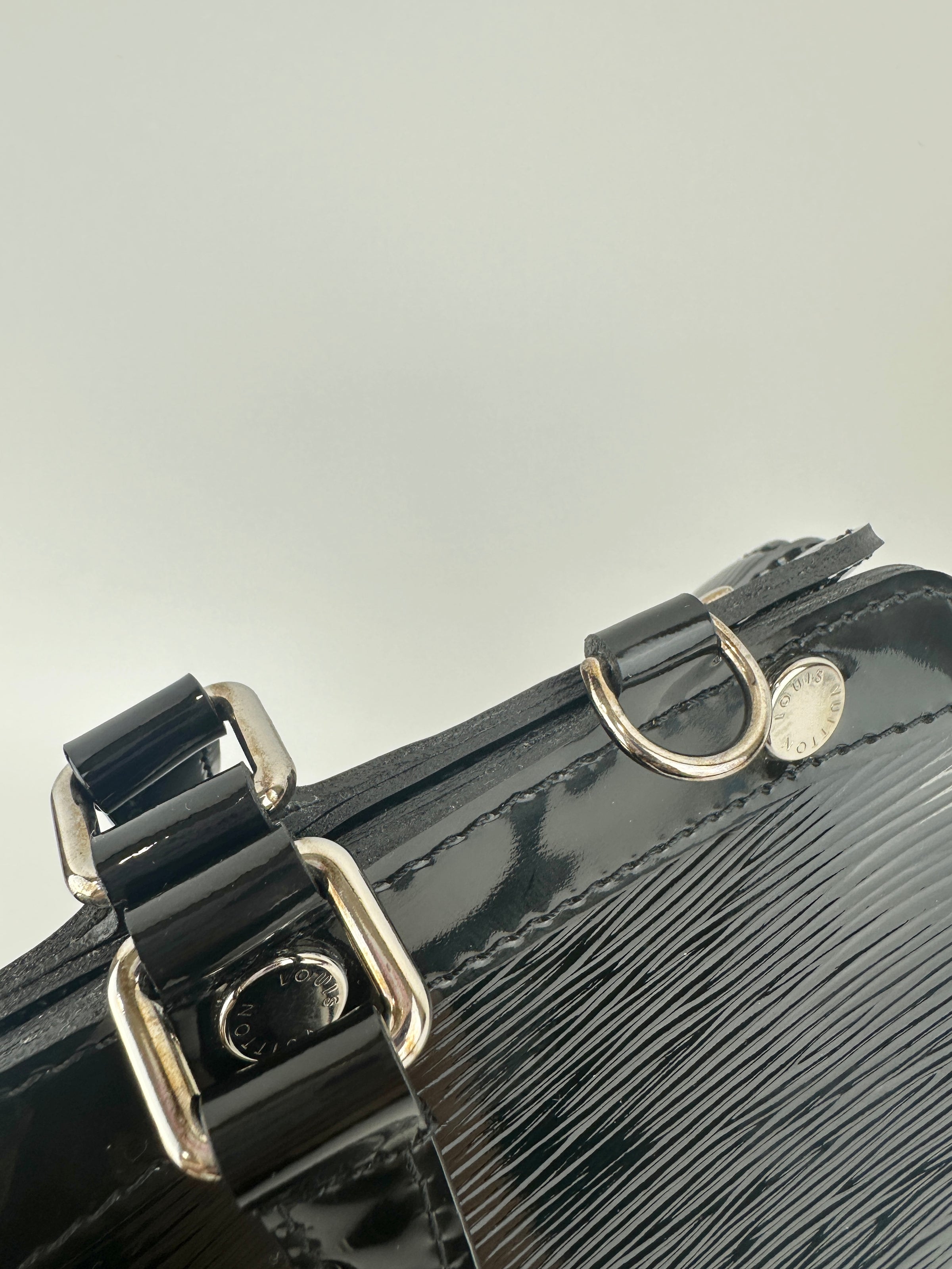 M40328 Brea MM Black Electric Epi Leather