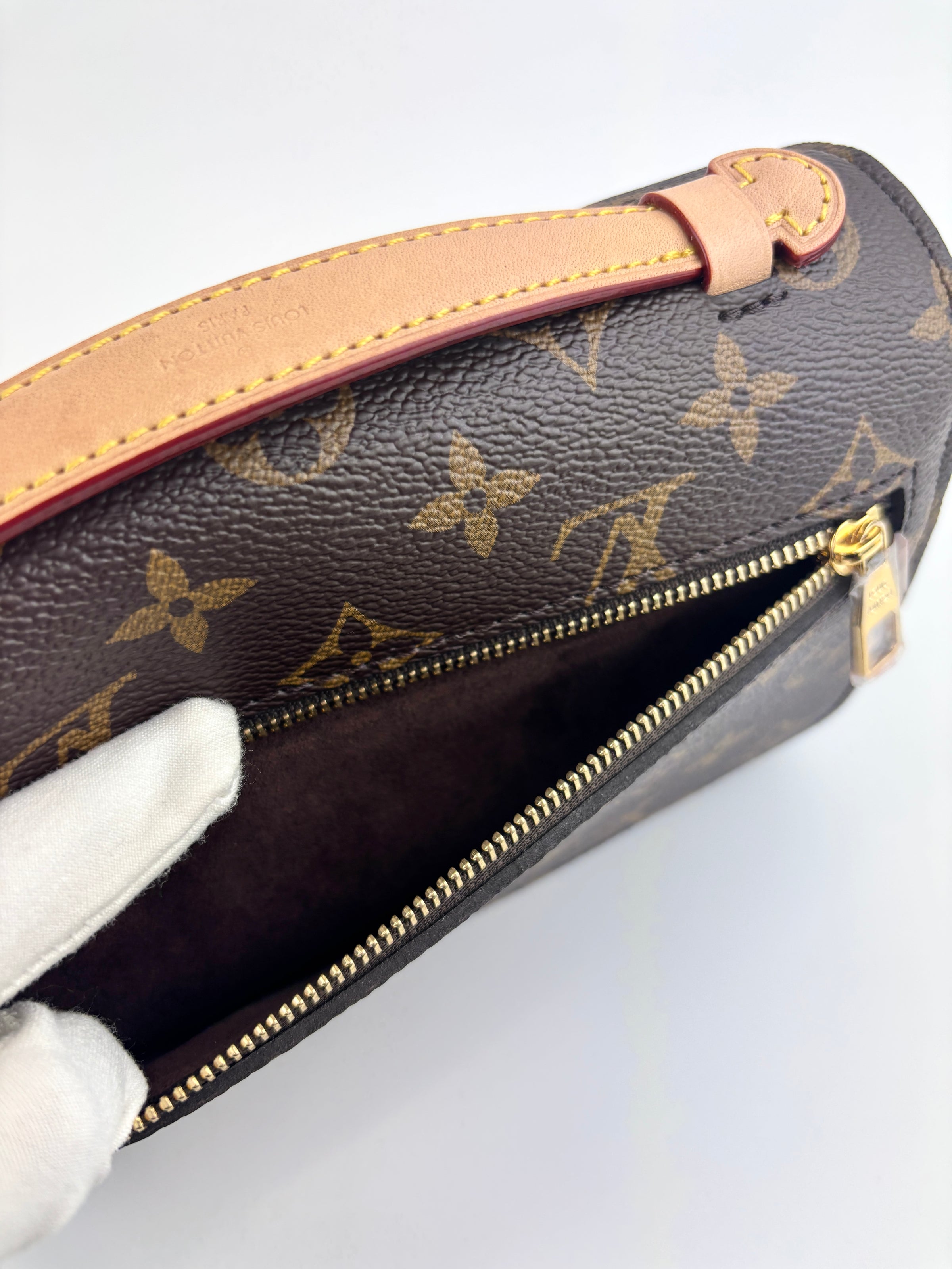 M46279 Pochette Metis East West Monogram Canvas (Microchipped) - Glampot