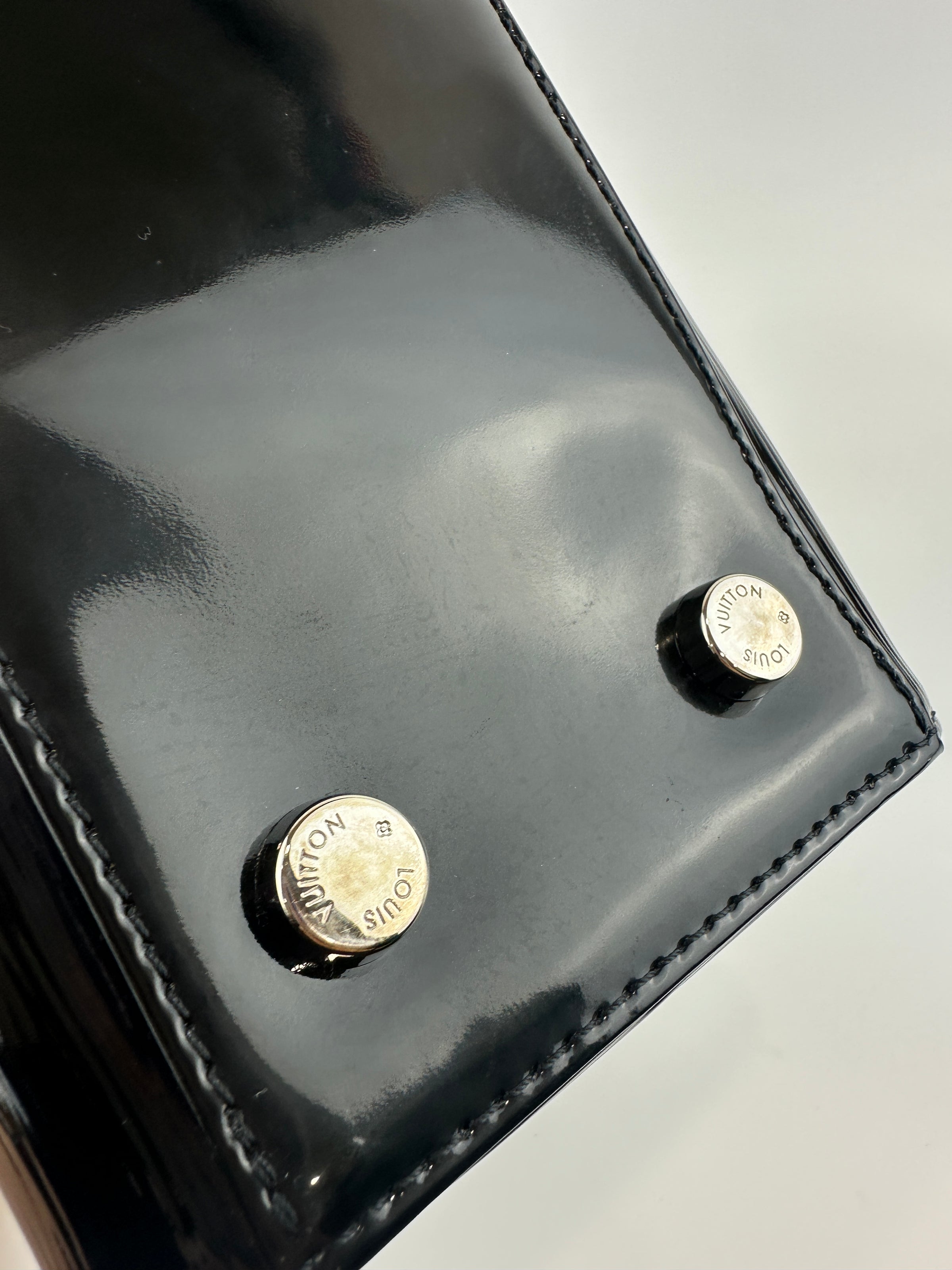 M40328 Brea MM Black Electric Epi Leather