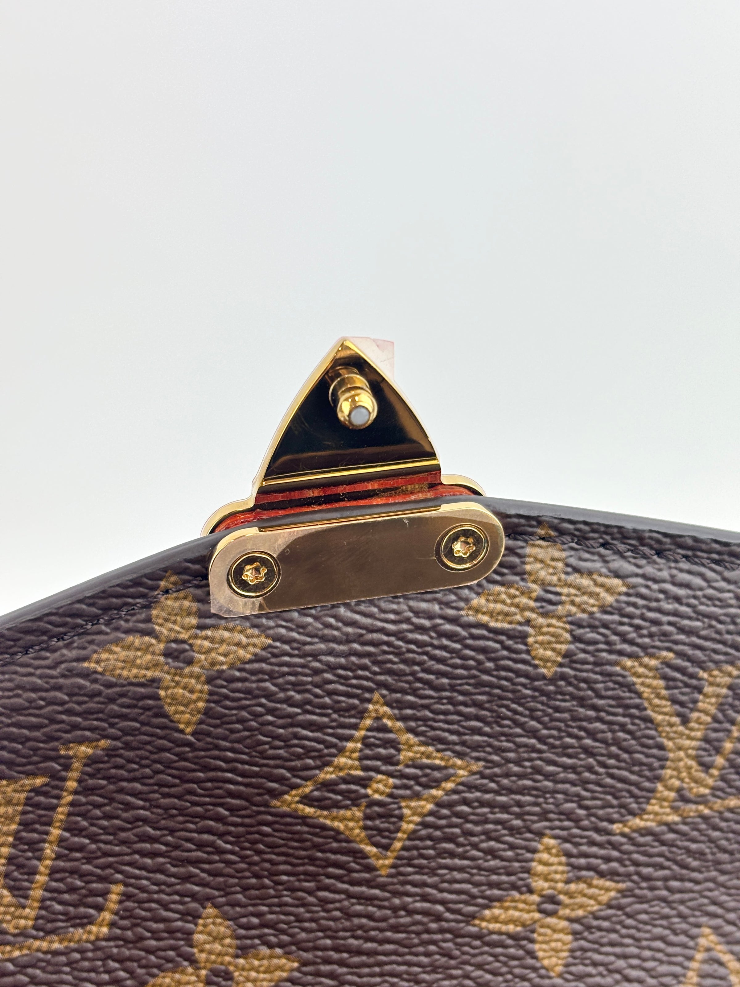 M46279 Pochette Metis East West Monogram Canvas (Microchipped) - Glampot