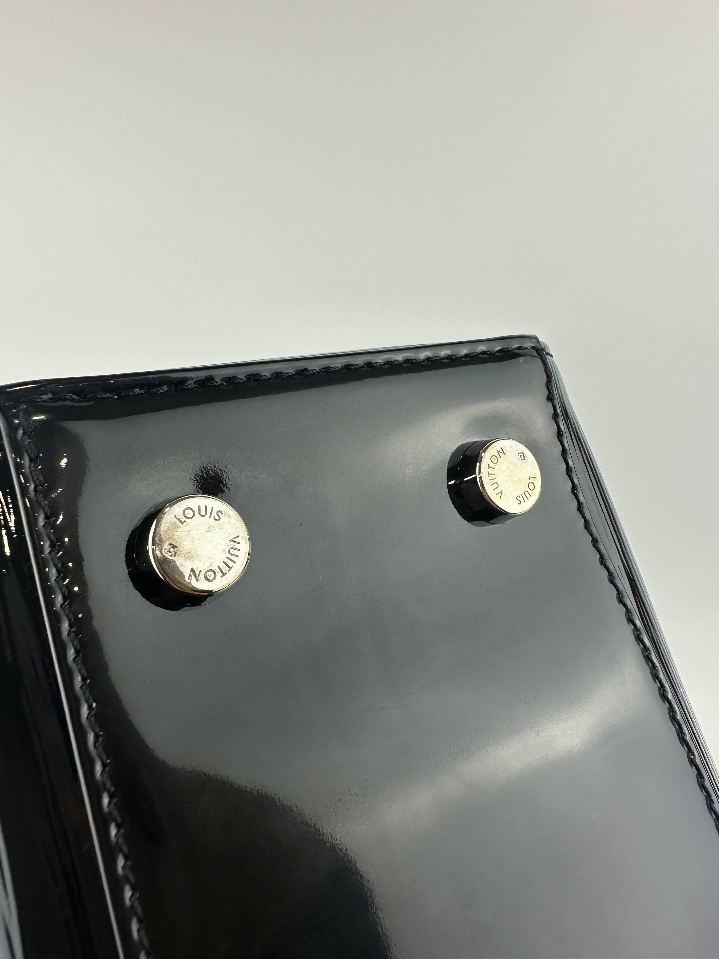 M40328 Brea MM Black Electric Epi Leather