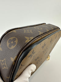 M44876 Pochette Metis Reverse Monogram (RFID)