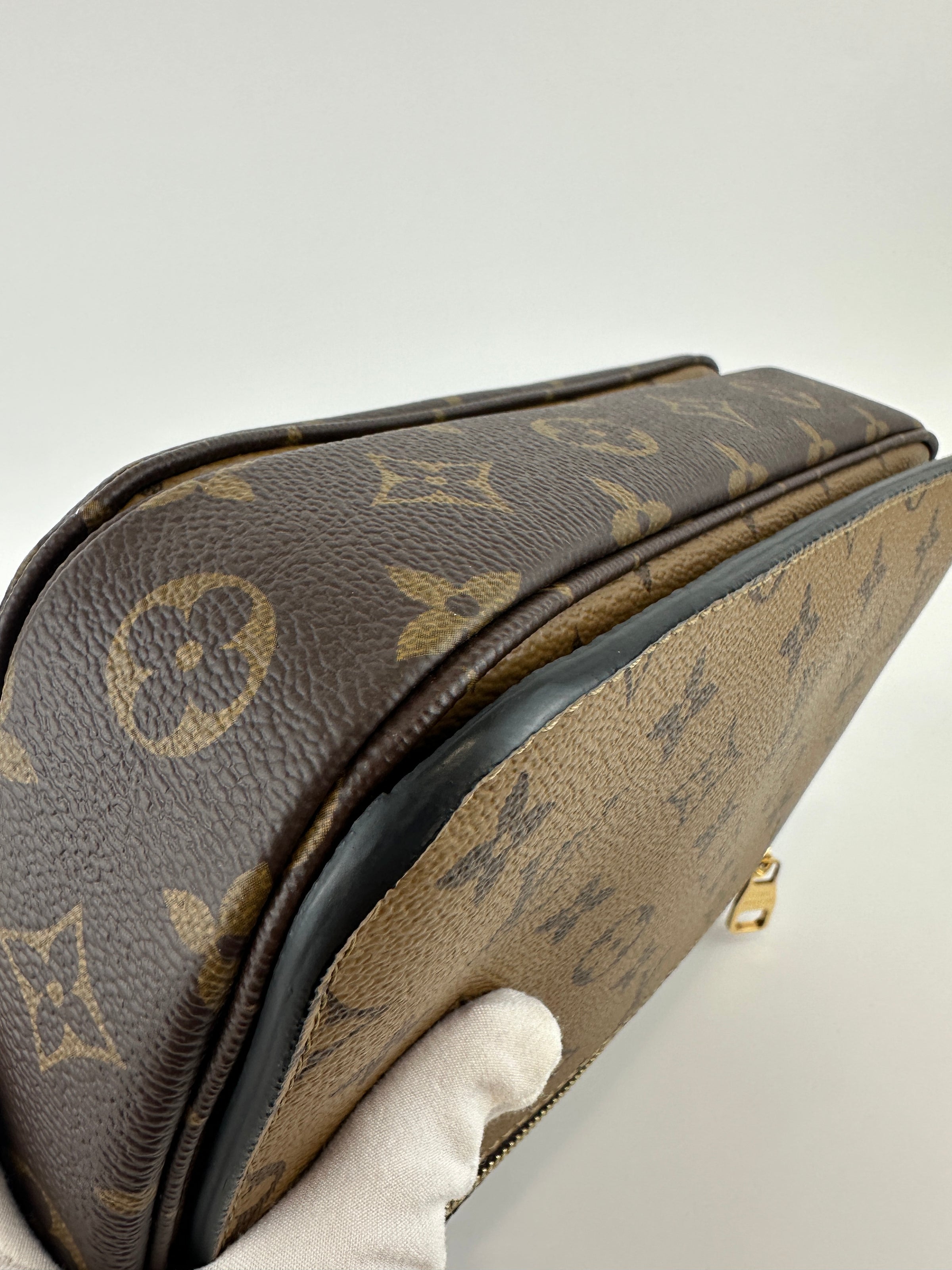 M44876 Pochette Metis Reverse Monogram (RFID)