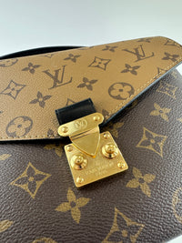 M44876 Pochette Metis Reverse Monogram (RFID)