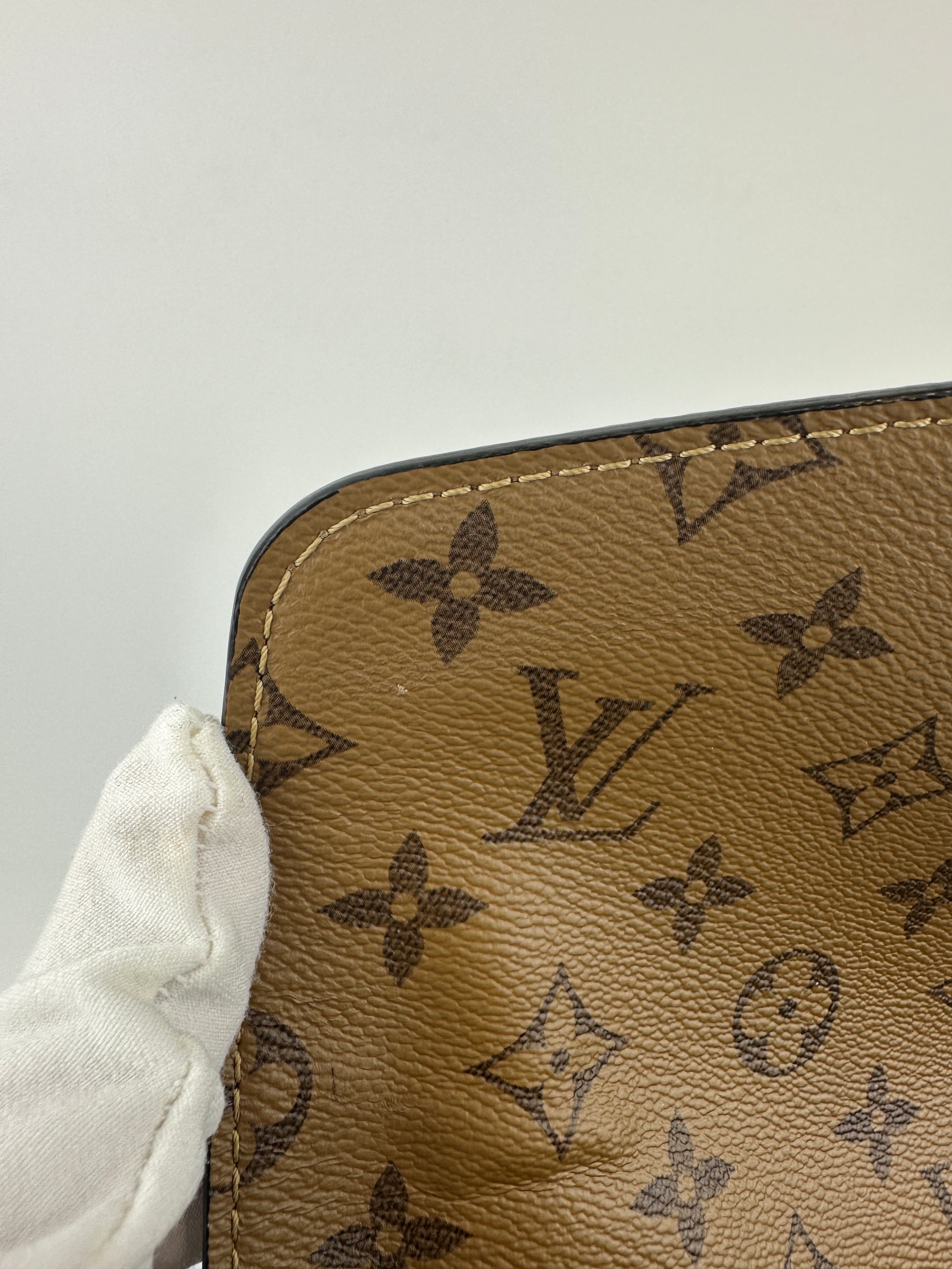 M44876 Pochette Metis Reverse Monogram (RFID)