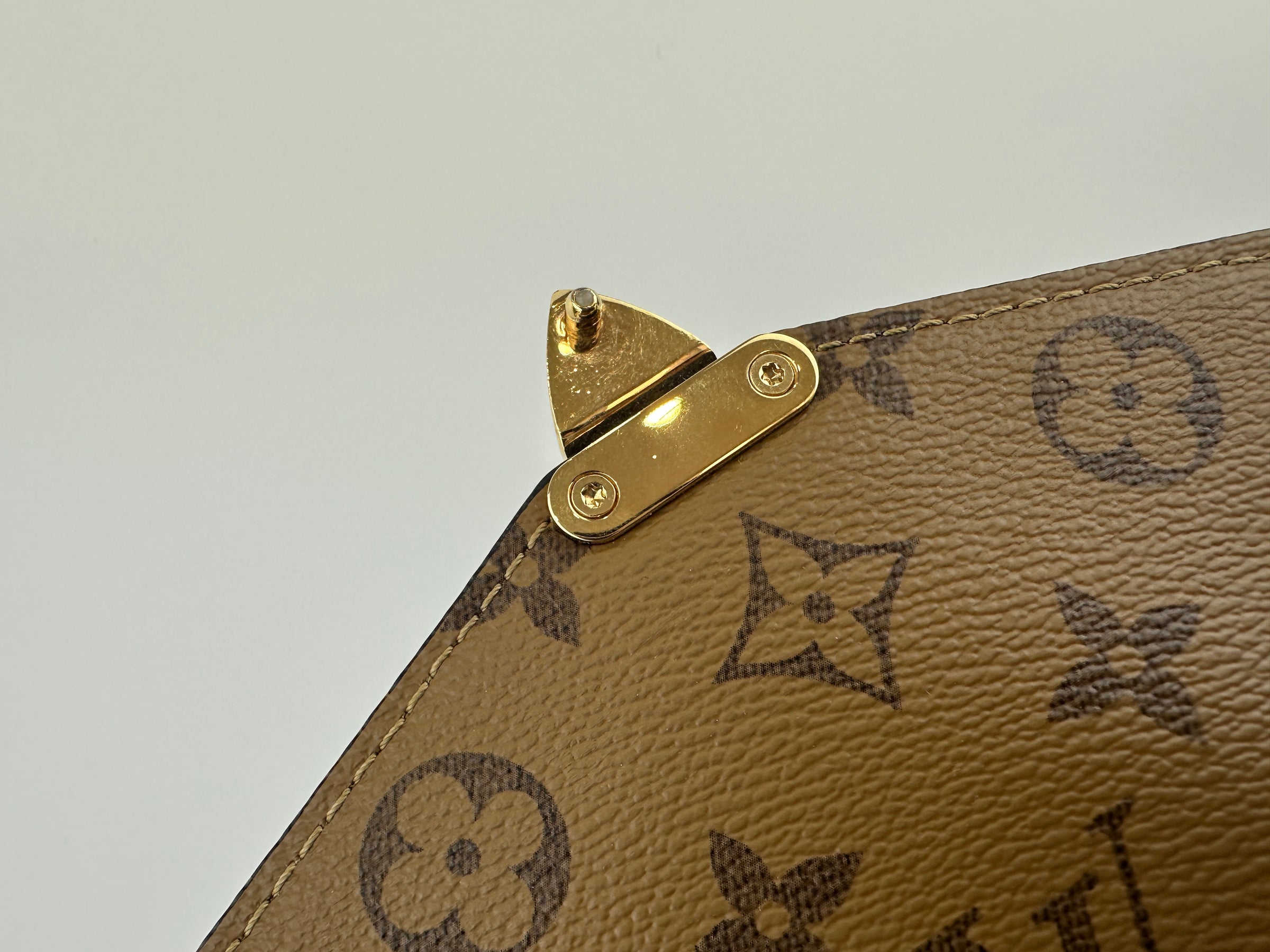 M44876 Pochette Metis Reverse Monogram (RFID)