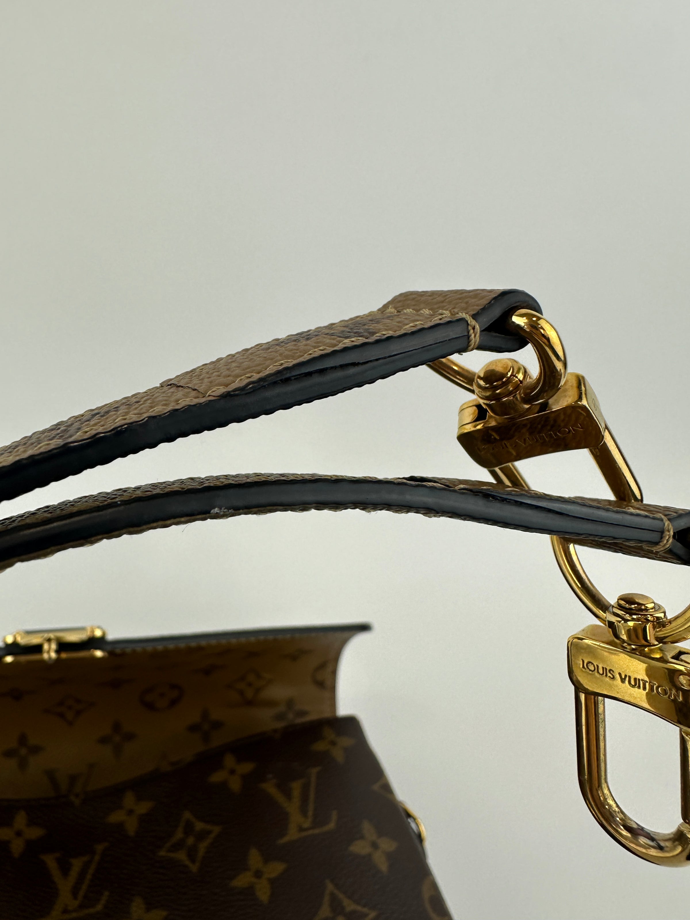 M44876 Pochette Metis Reverse Monogram (RFID)