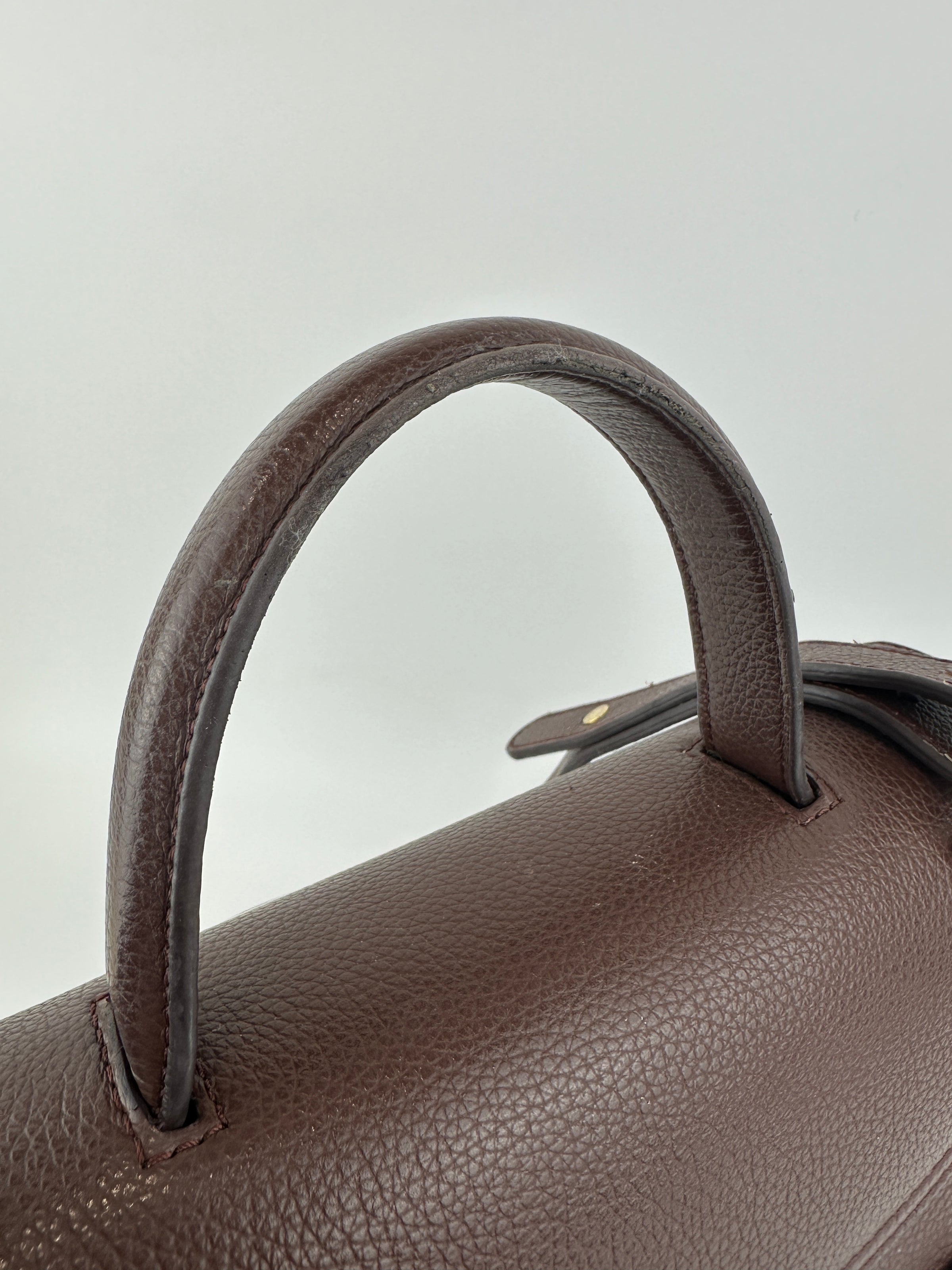 Numero Un Textured Sandalwood Leather Bag