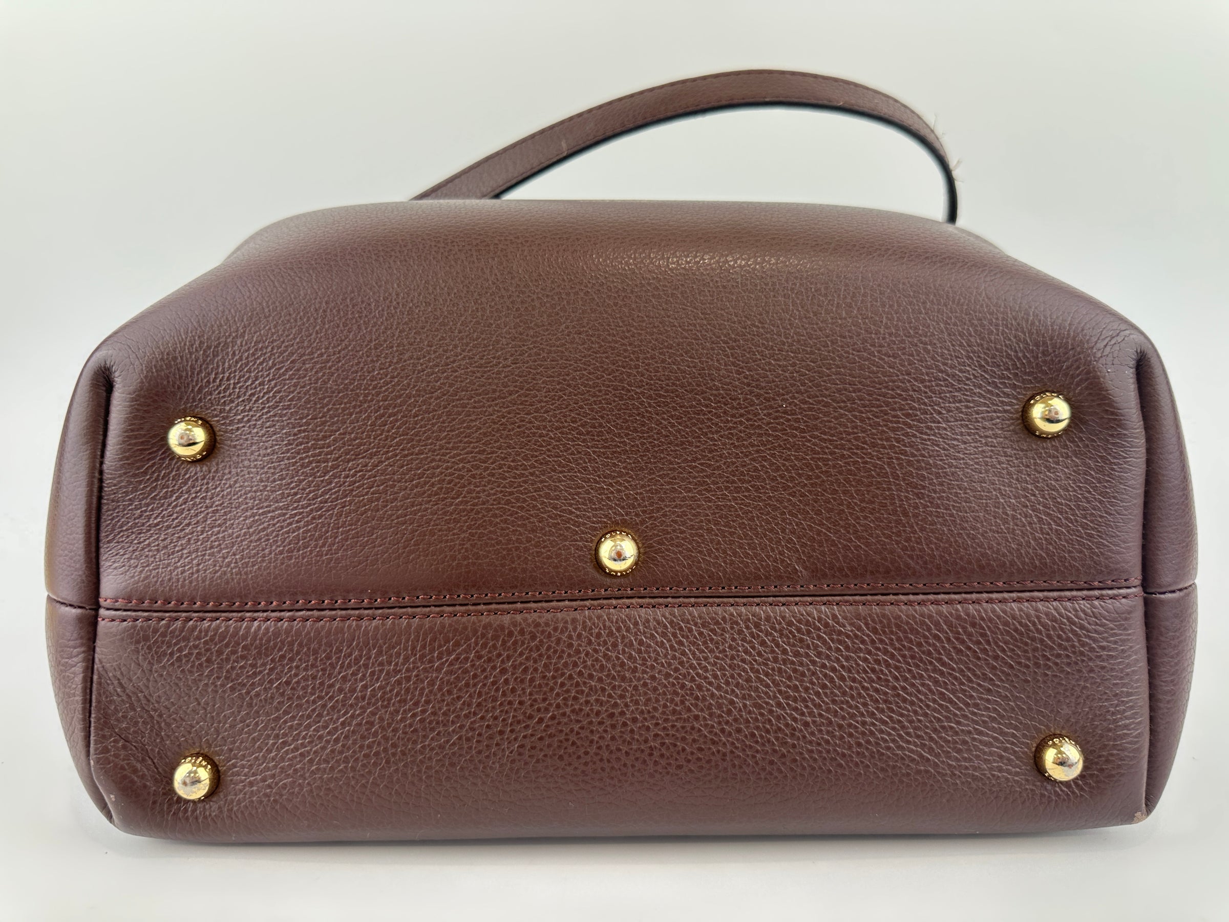 Numero Un Textured Sandalwood Leather Bag