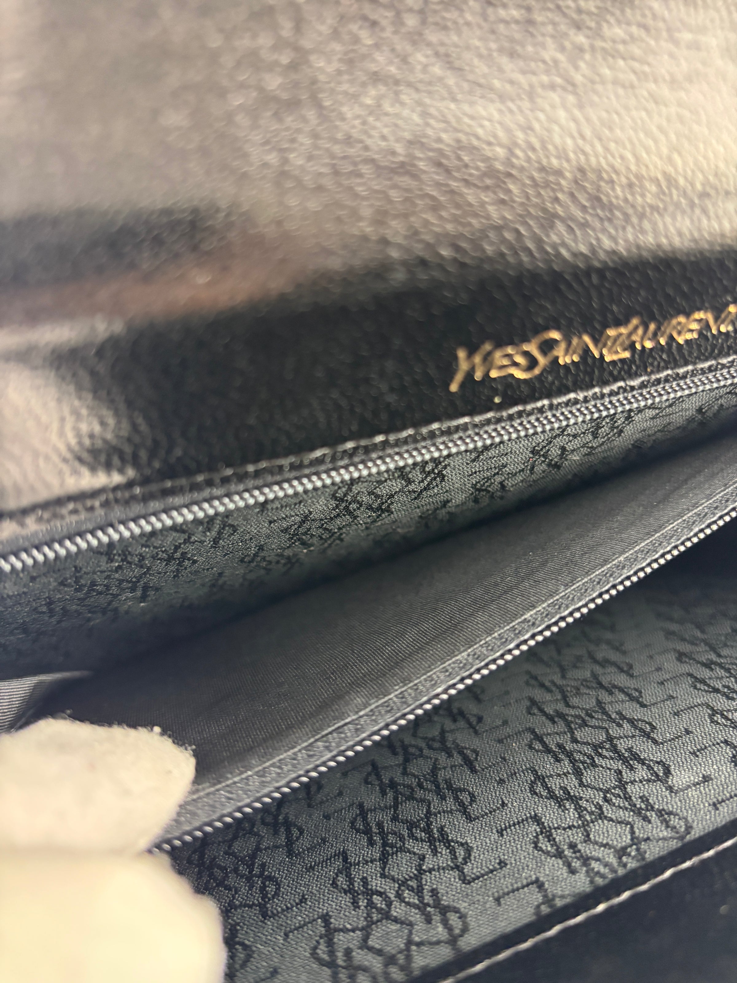 Vintage Embossed Lizard Leather Shoulder Bag in Black GHW - Glampot