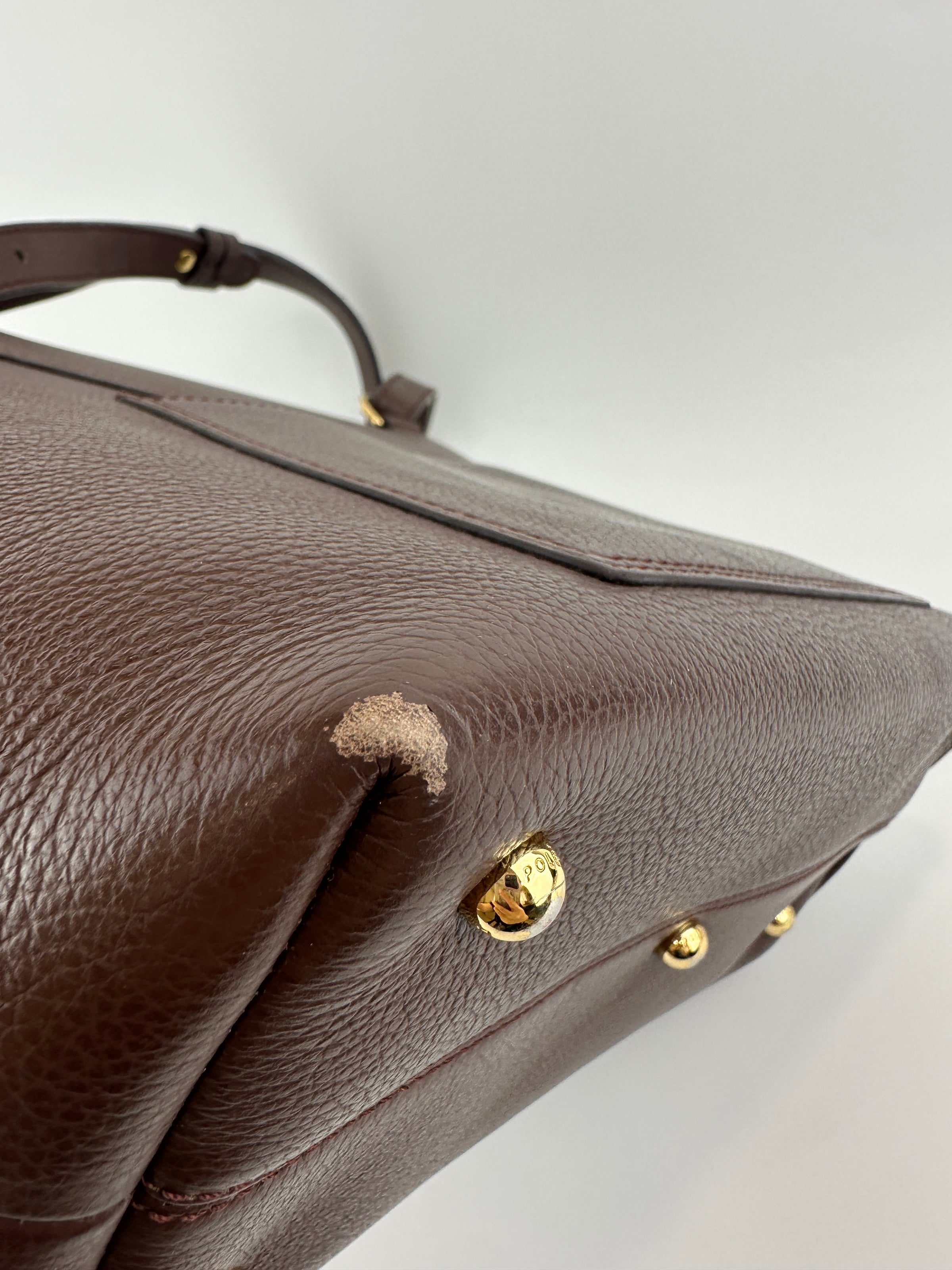 Numero Un Textured Sandalwood Leather Bag