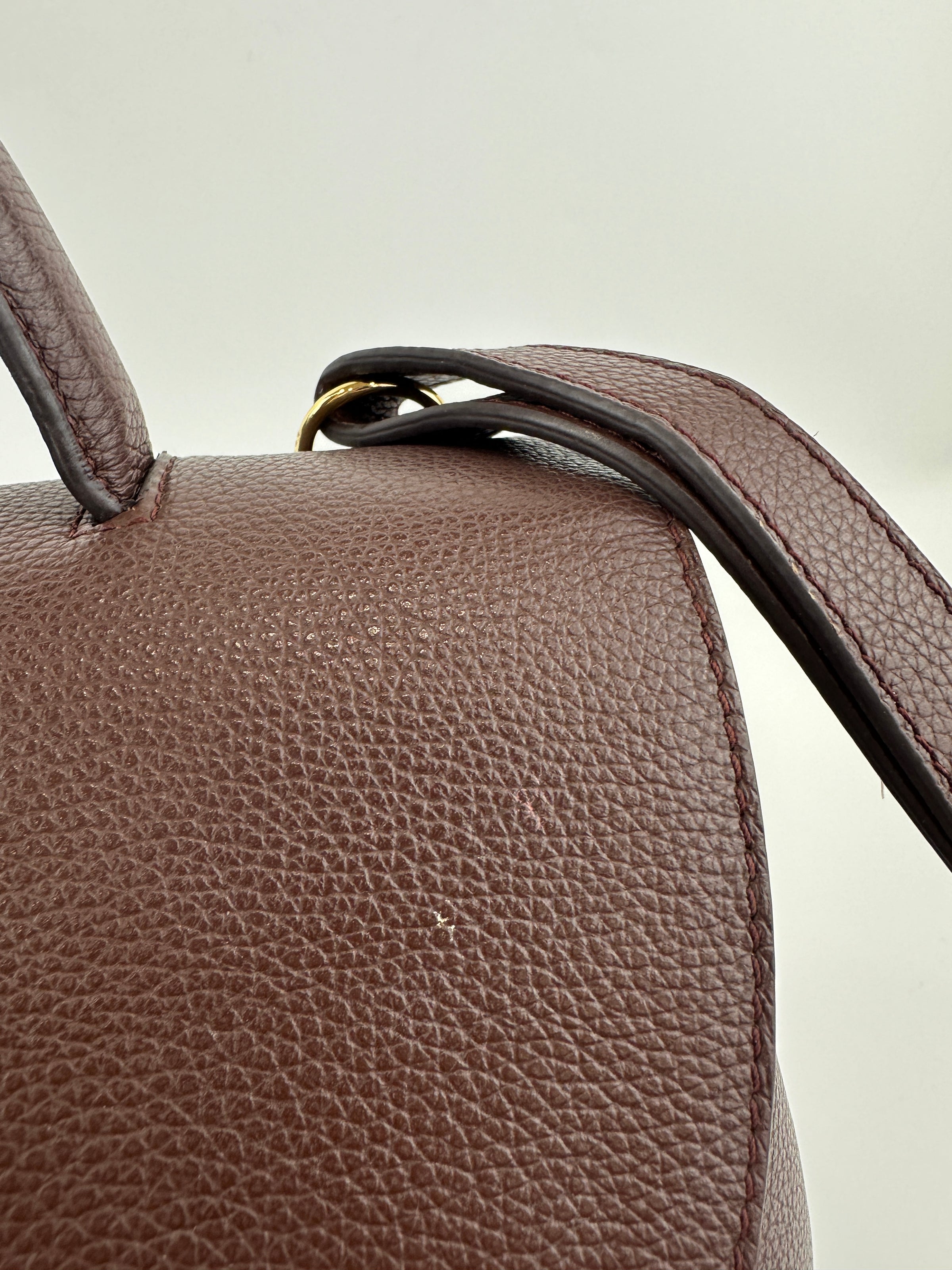 Numero Un Textured Sandalwood Leather Bag
