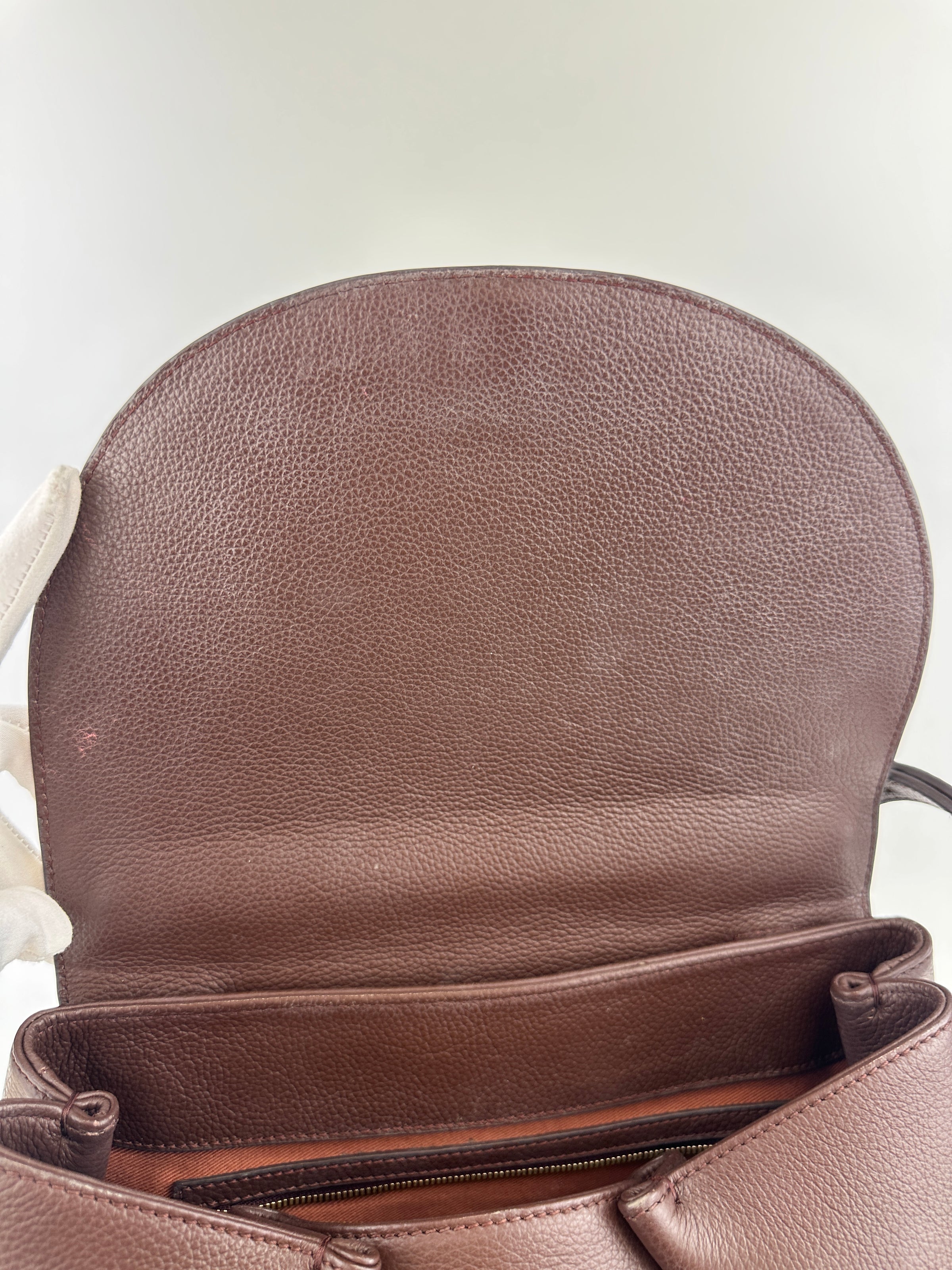 Numero Un Textured Sandalwood Leather Bag