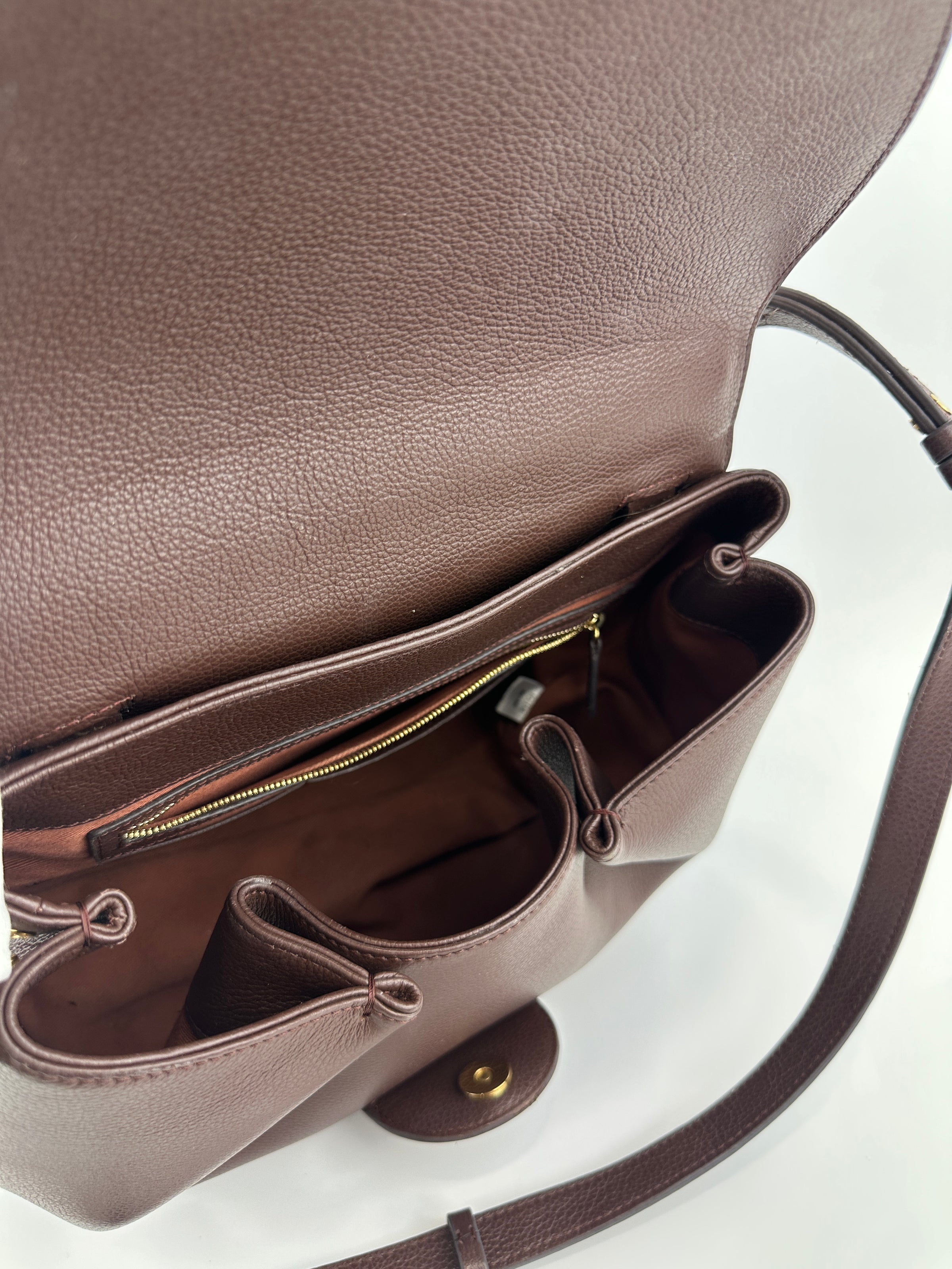 Numero Un Textured Sandalwood Leather Bag
