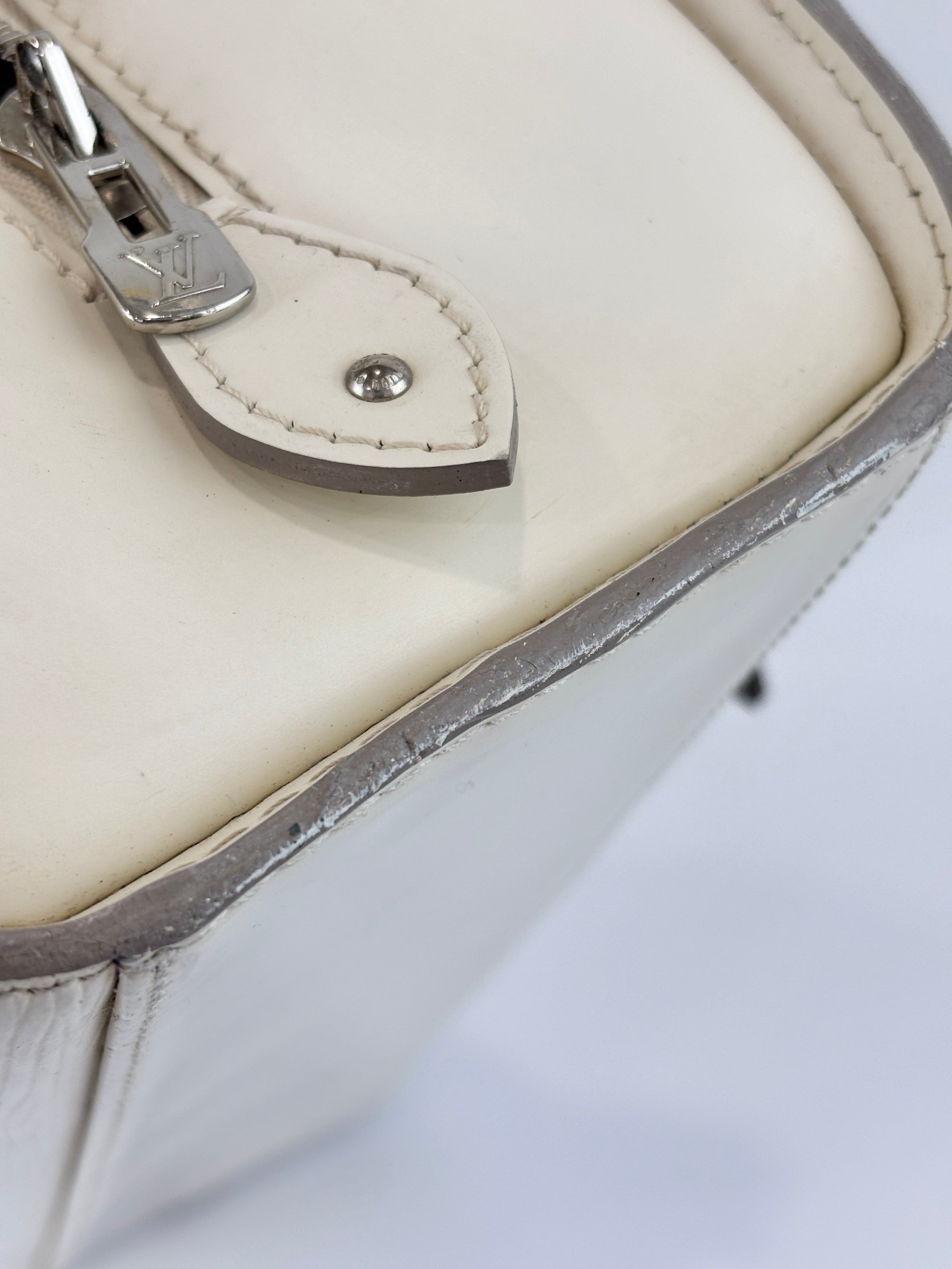 Epi Leather Pont Neuf PM Handbag White