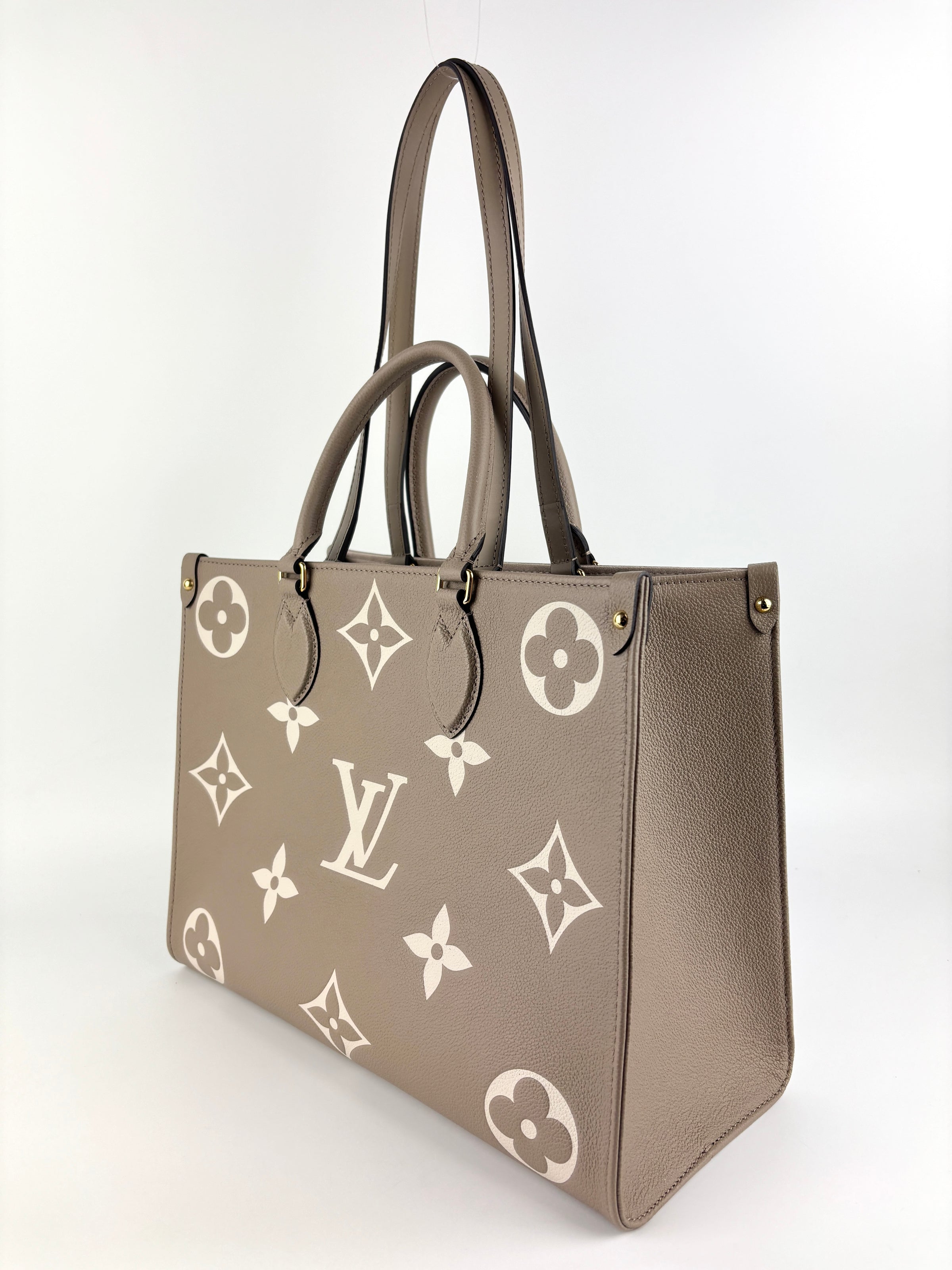 M45494 OnTheGo MM Bicolor Monogram Empreinte Leather Tourterelle / Crème - Glampot