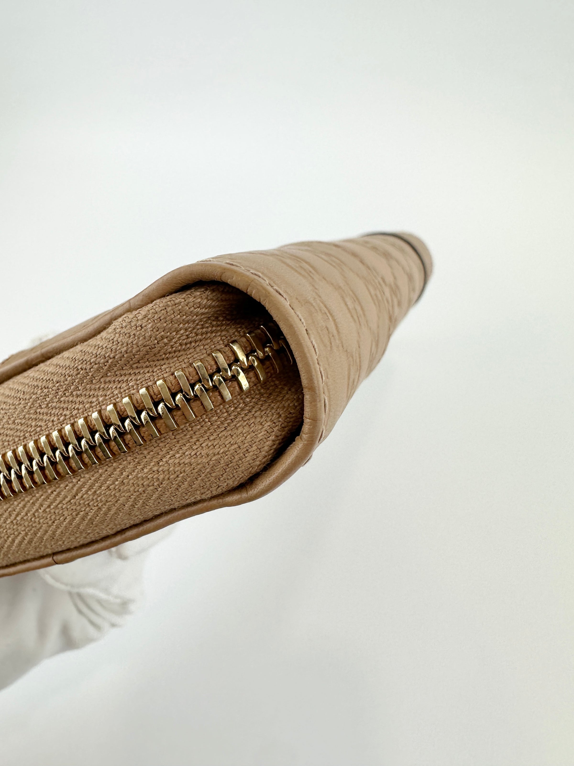 323397 GG Guccissima / Micro Guccissima Beige Leather Zip Around Long Wallet