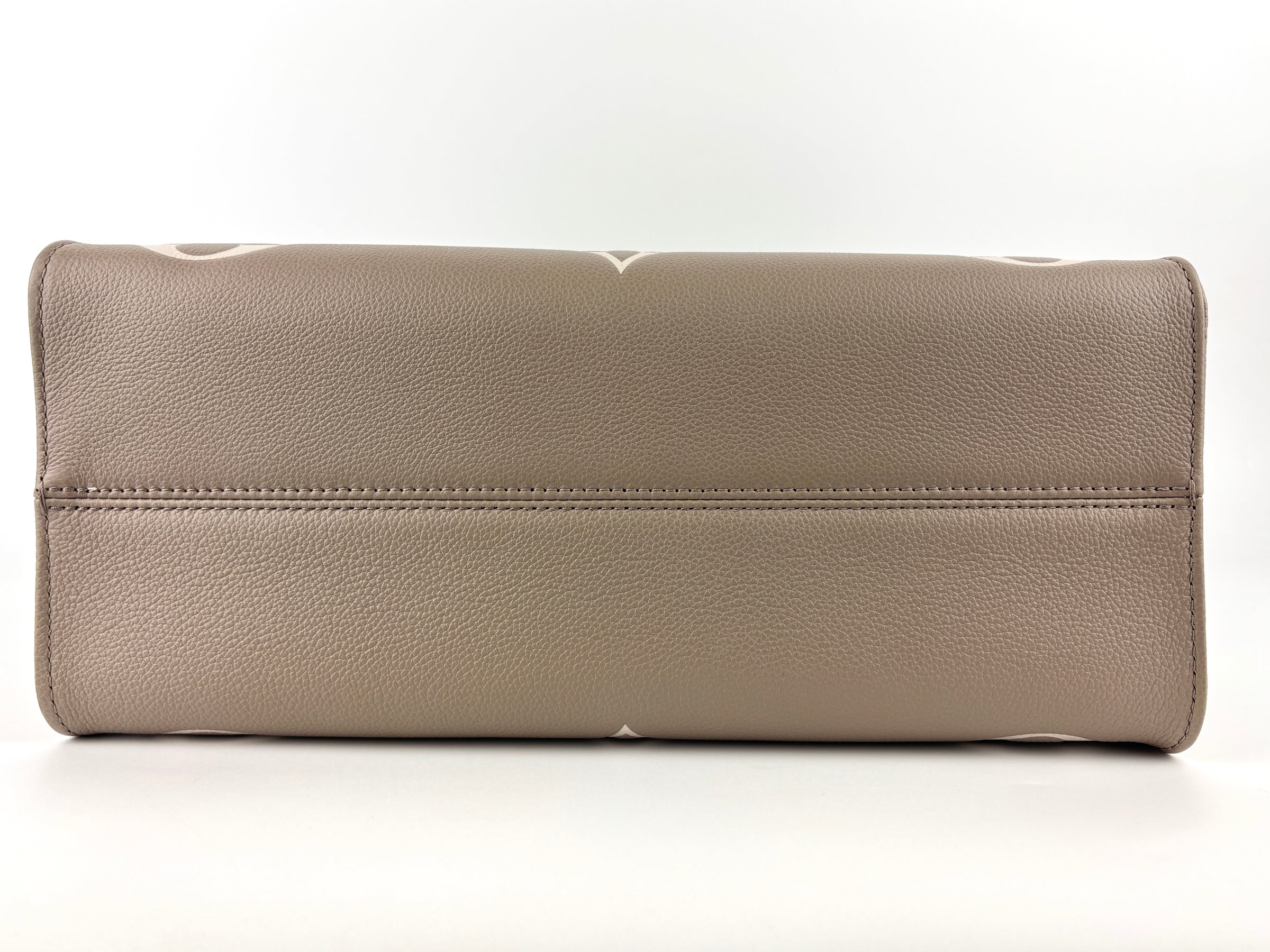 M45494 OnTheGo MM Bicolor Monogram Empreinte Leather Tourterelle / Crème - Glampot