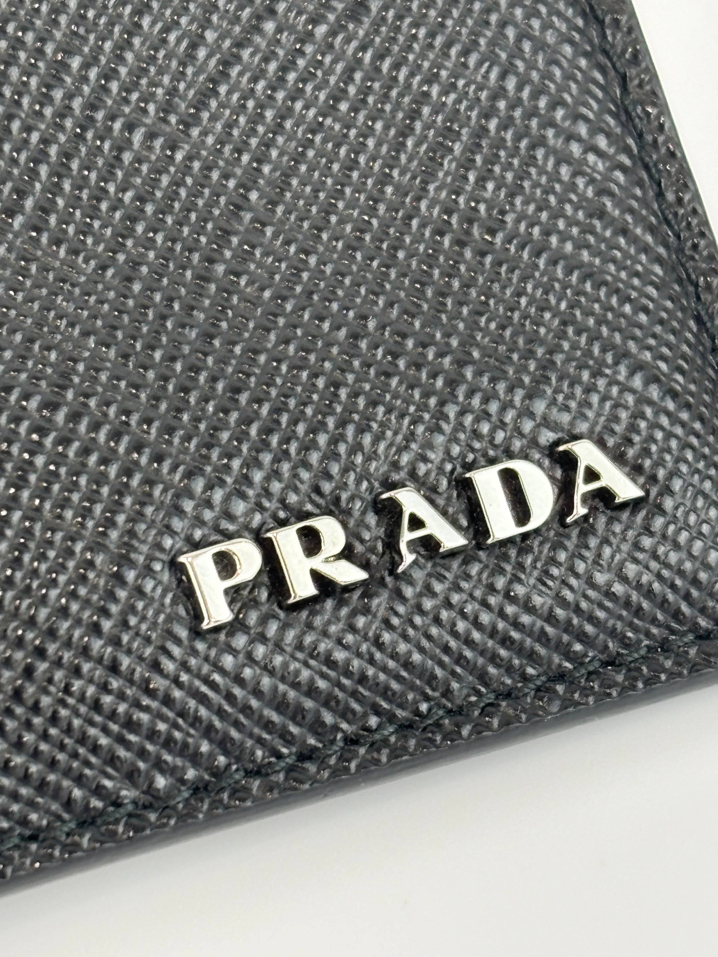 2MC223 Saffiano Leather Nero/Mercuri Card Holder