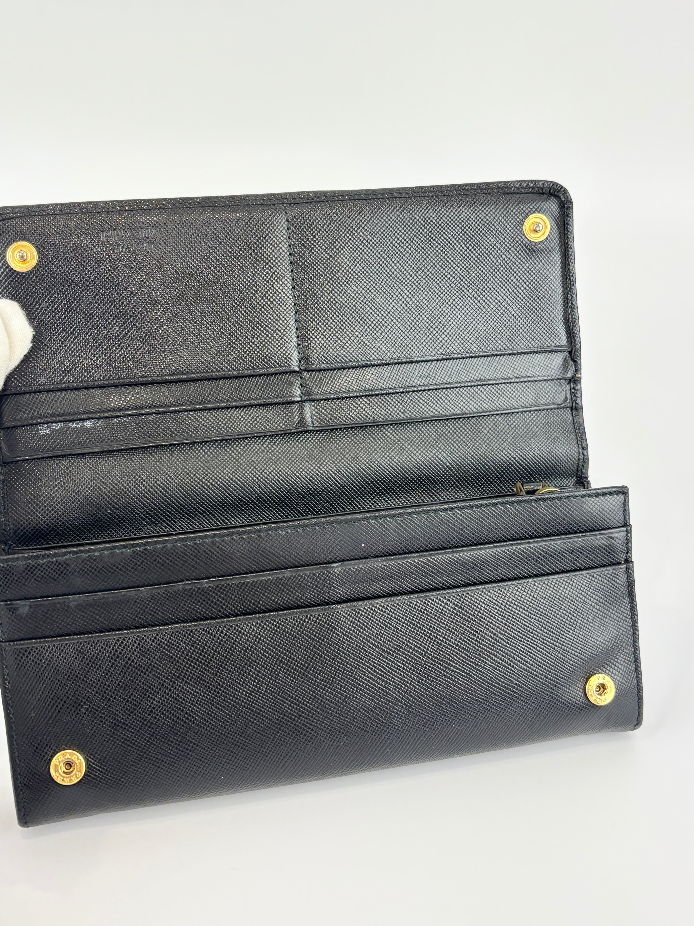 1M1132 Black Saffiano Metal Leather Continental Wallet