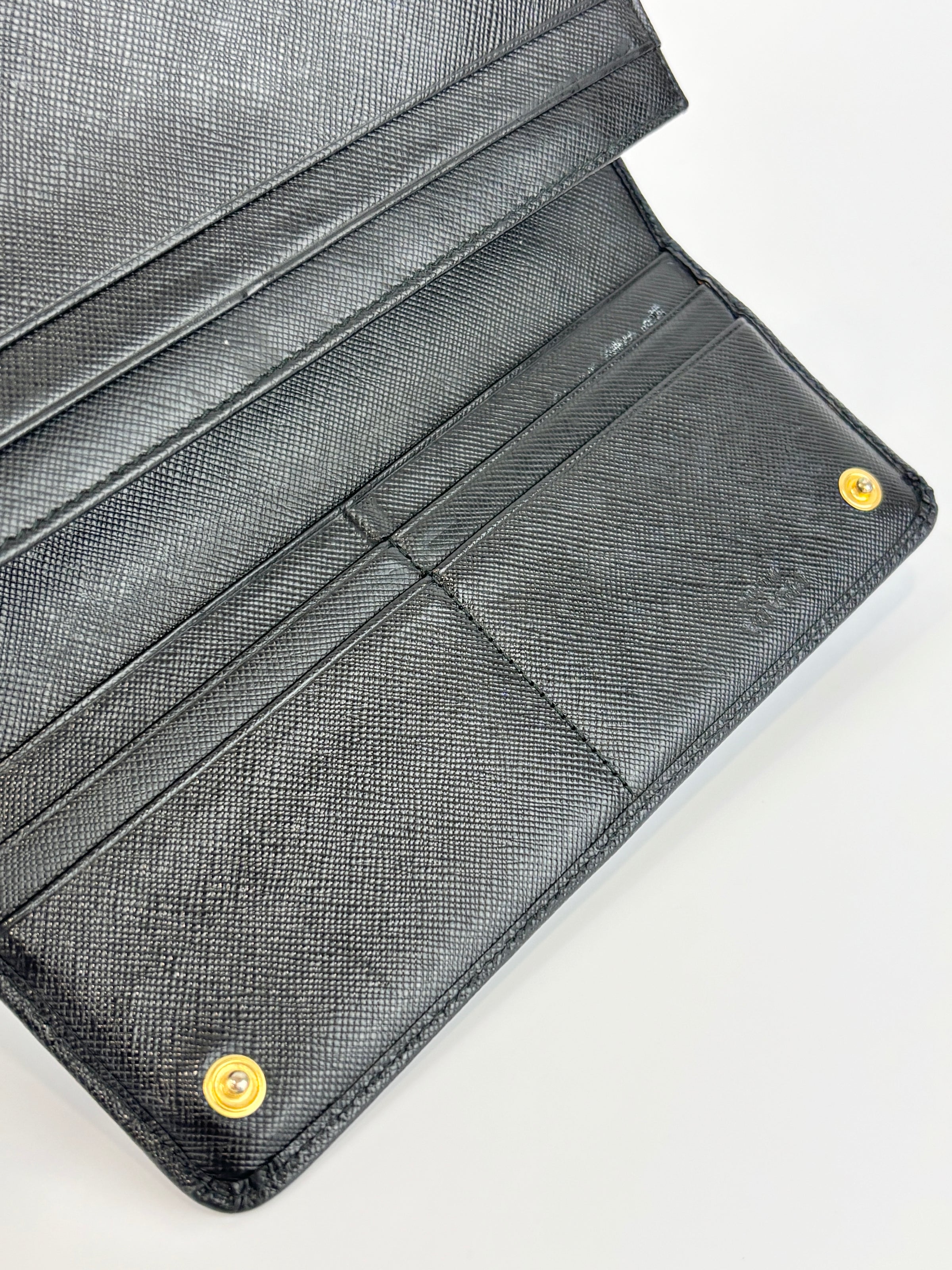 1M1132 Black Saffiano Metal Leather Continental Wallet