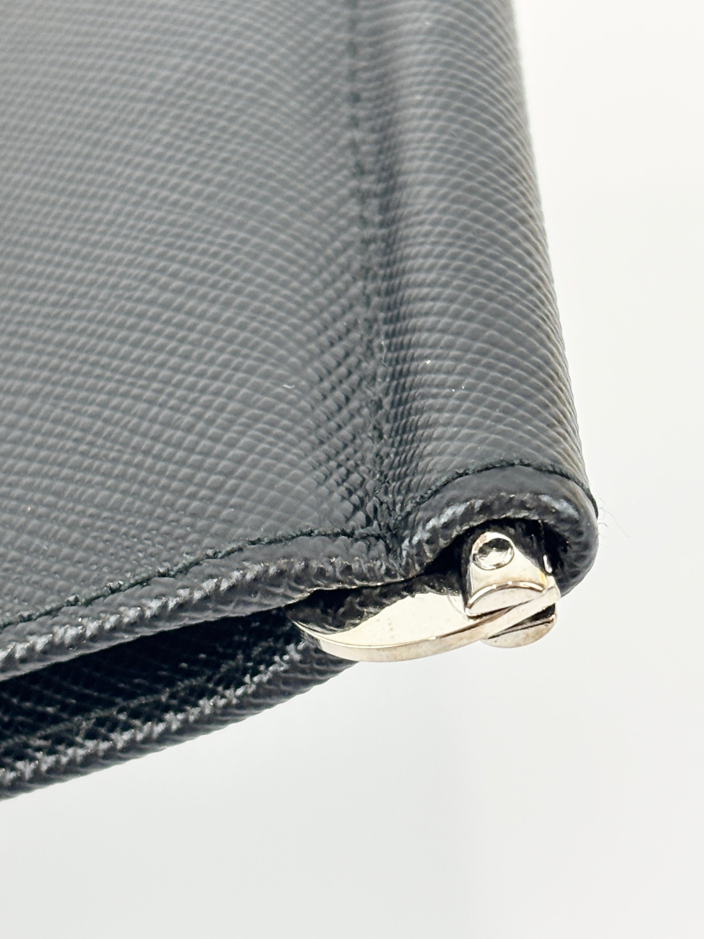 2M1077 Saffiano Leather Bill Wallet