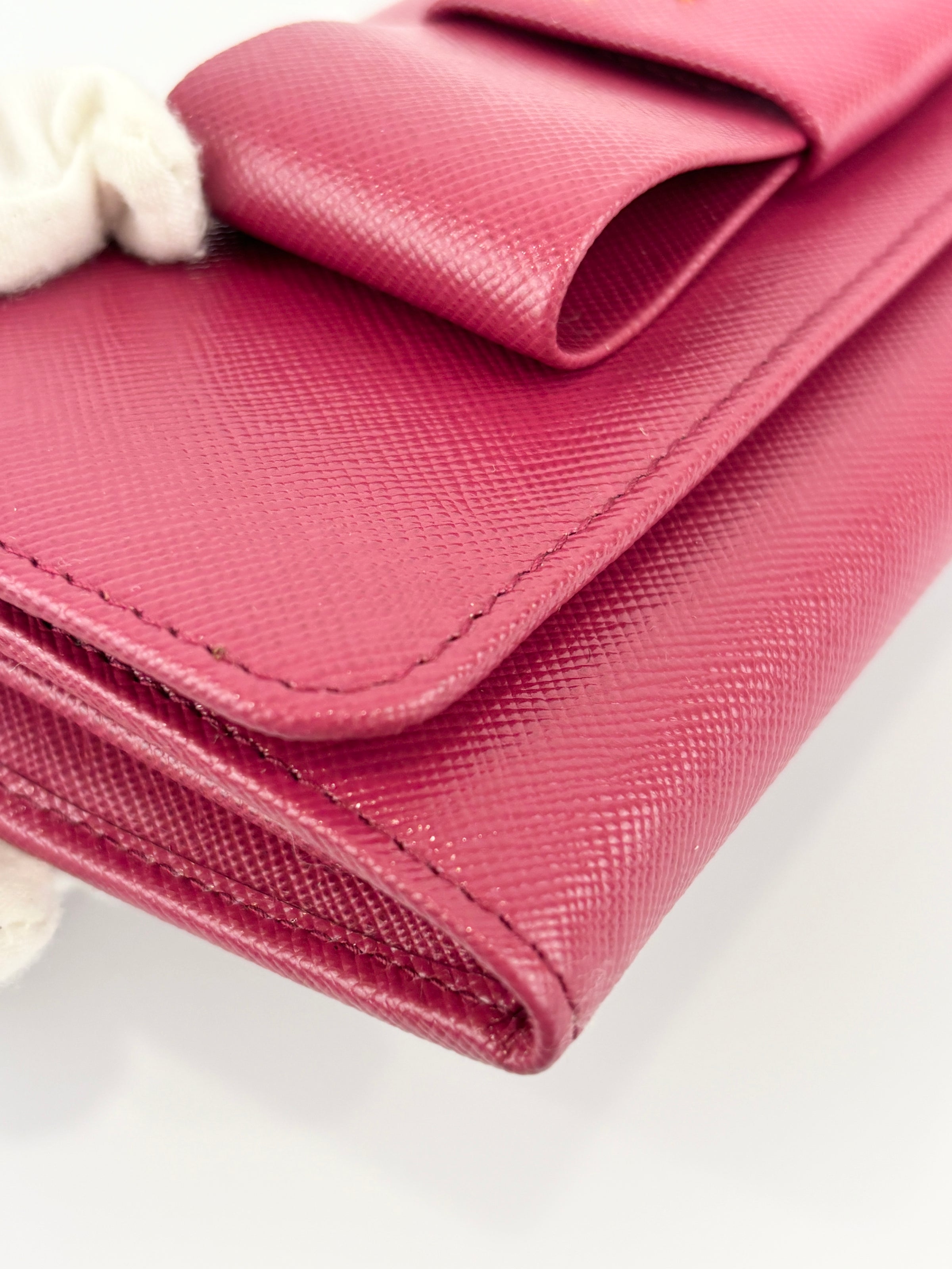 1M1132 Saffiano Fuoco Ibisco Bow Continental Wallet