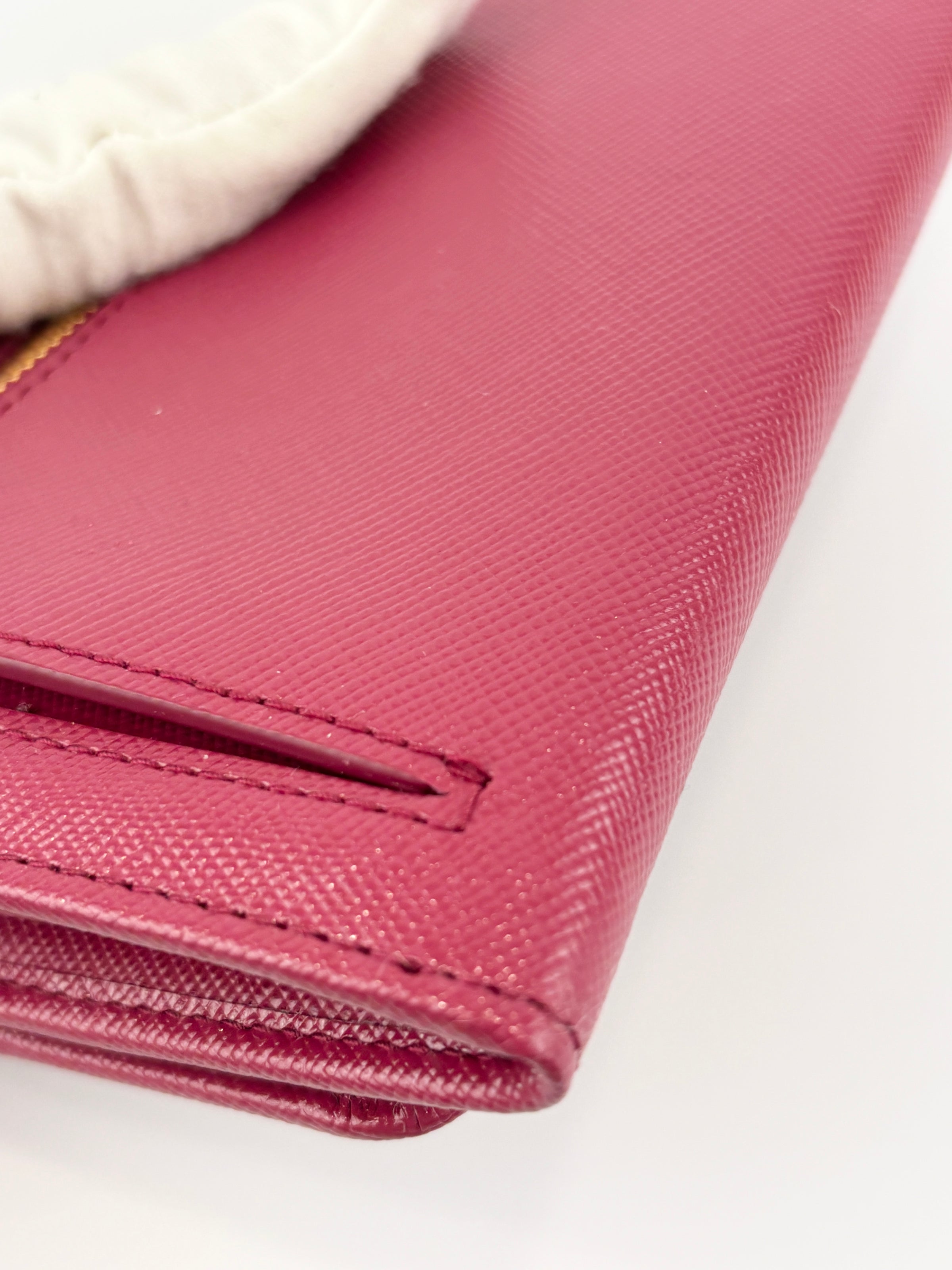 1M1132 Saffiano Fuoco Ibisco Bow Continental Wallet