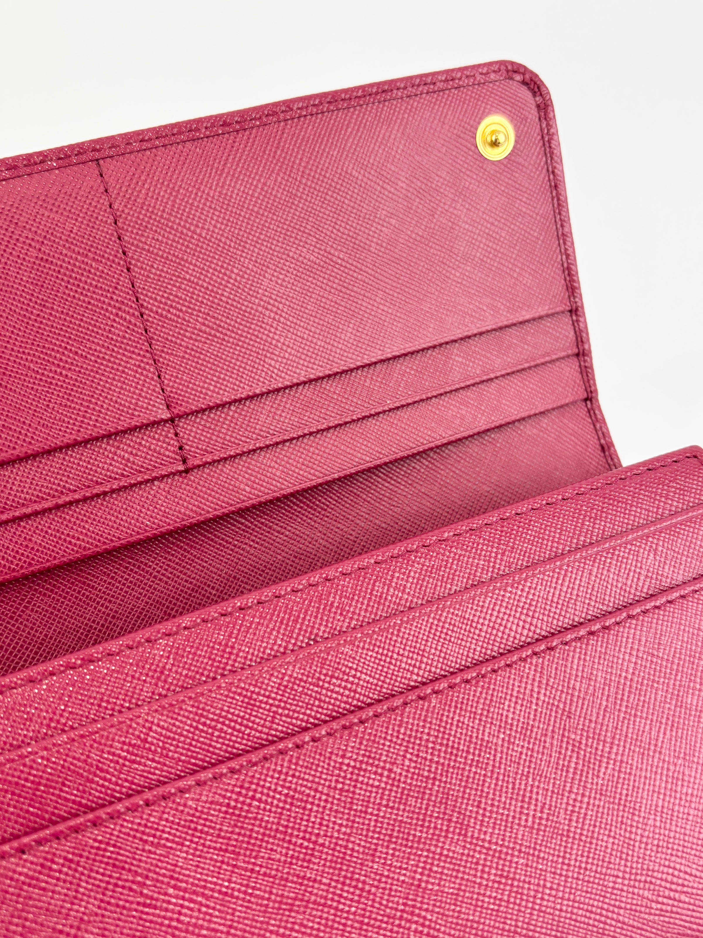 1M1132 Saffiano Fuoco Ibisco Bow Continental Wallet