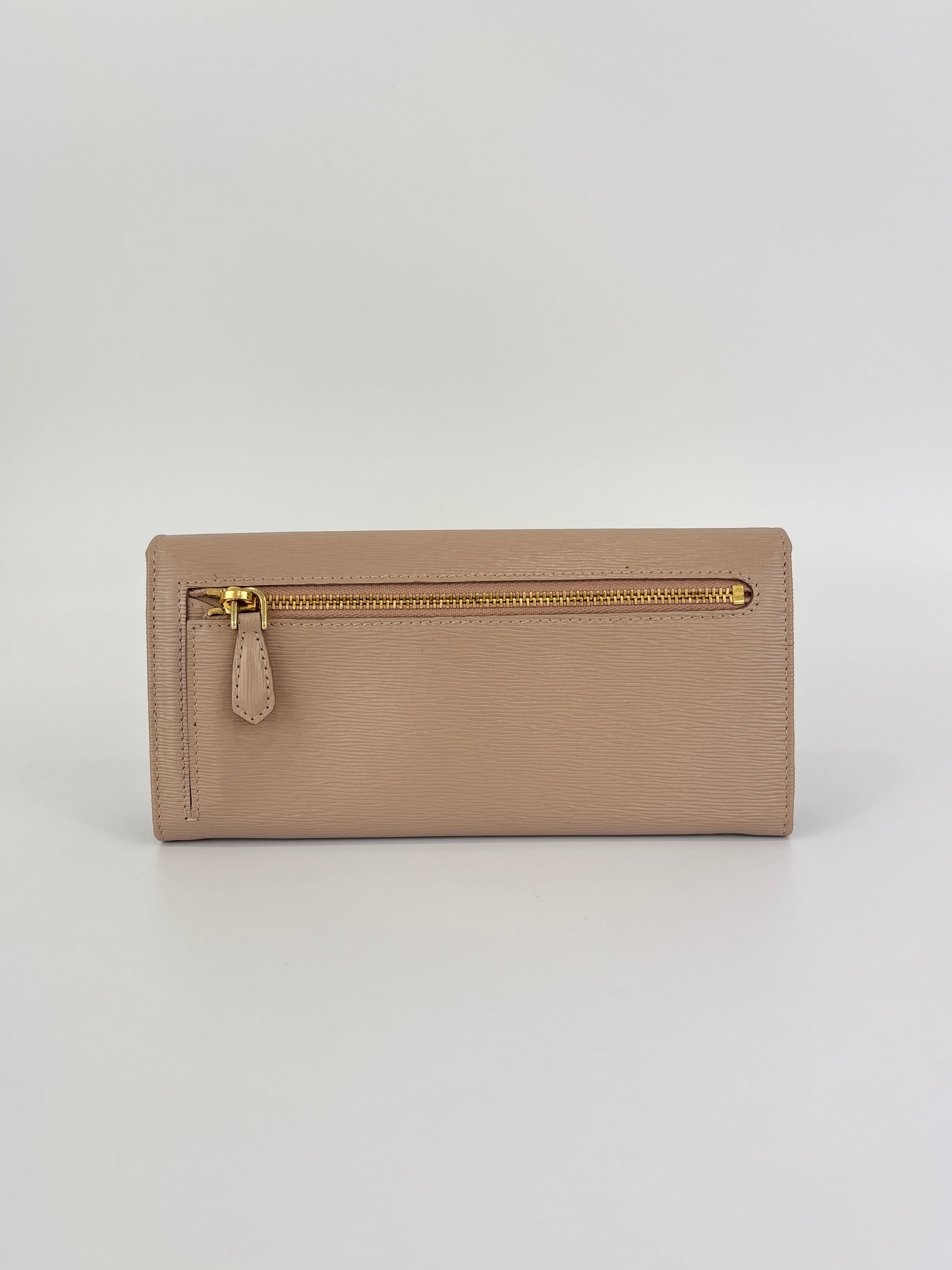 1M1132 Cammeo Vitello Move Leather Continental Wallet