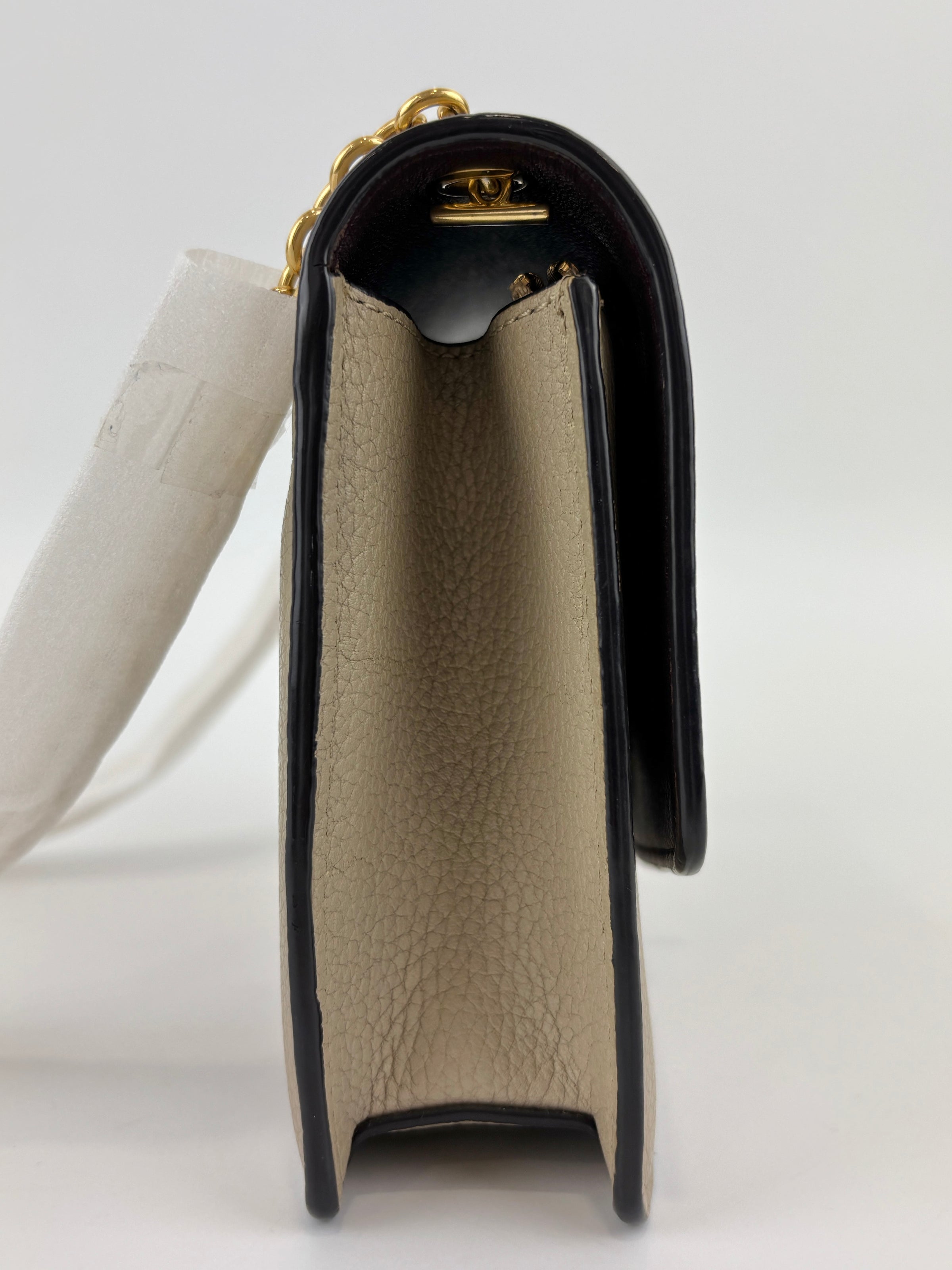 Small Darley Classic Grain in Dune Crossbody Bag - Glampot