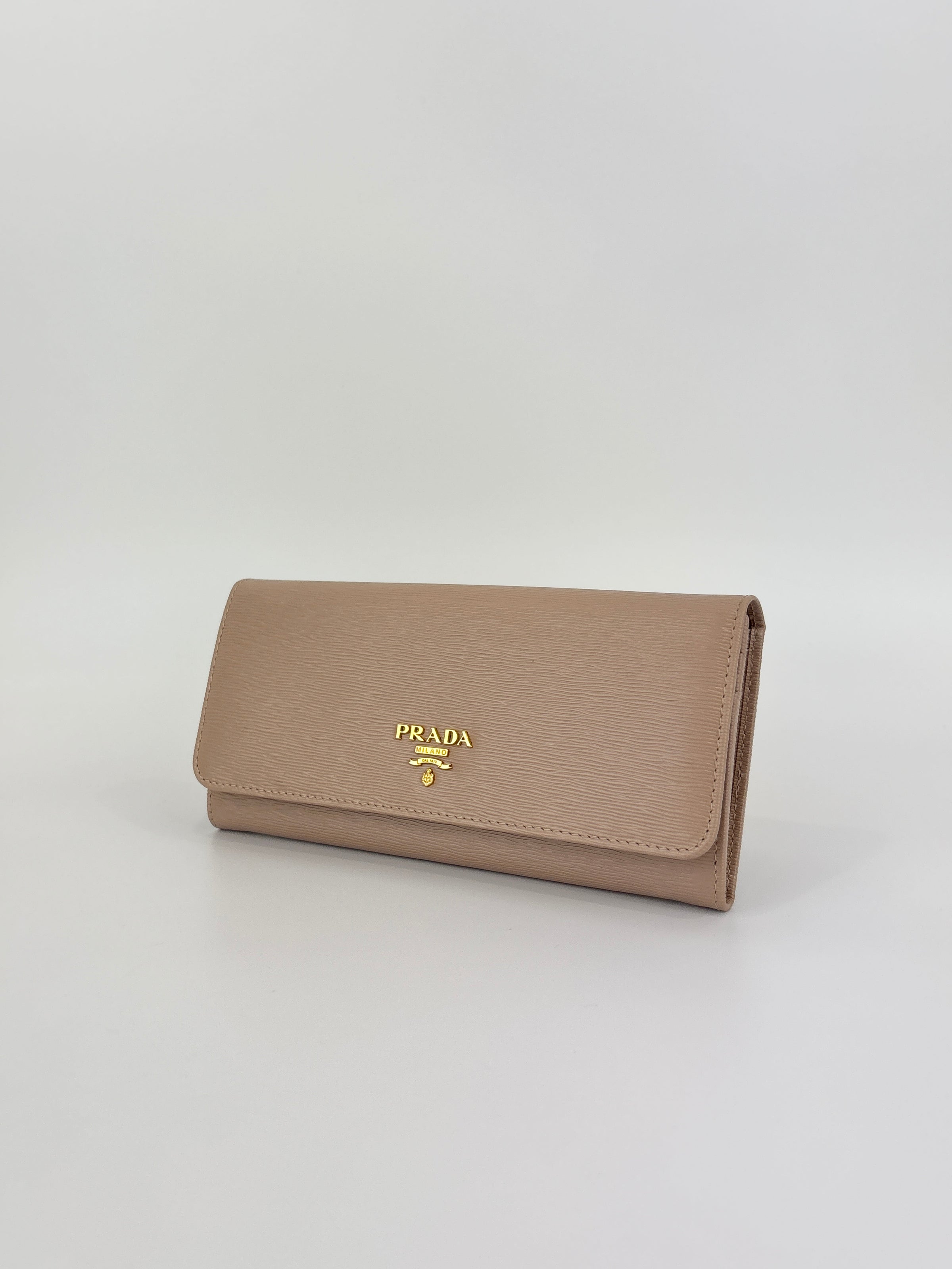 1M1132 Cammeo Vitello Move Leather Continental Wallet