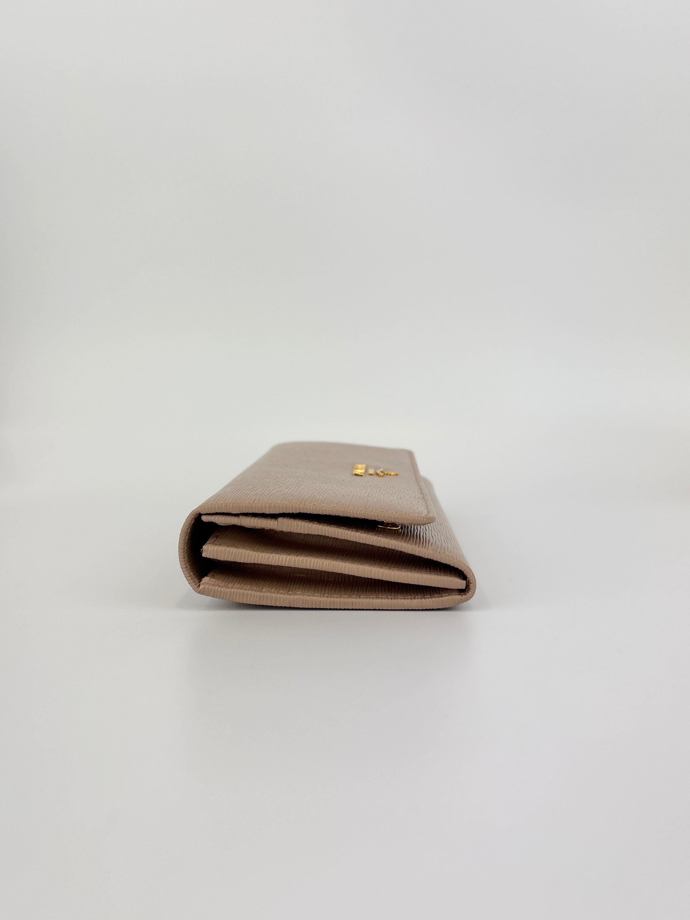 1M1132 Cammeo Vitello Move Leather Continental Wallet
