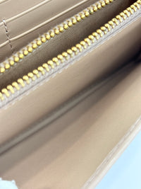 1M1132 Cammeo Vitello Move Leather Continental Wallet