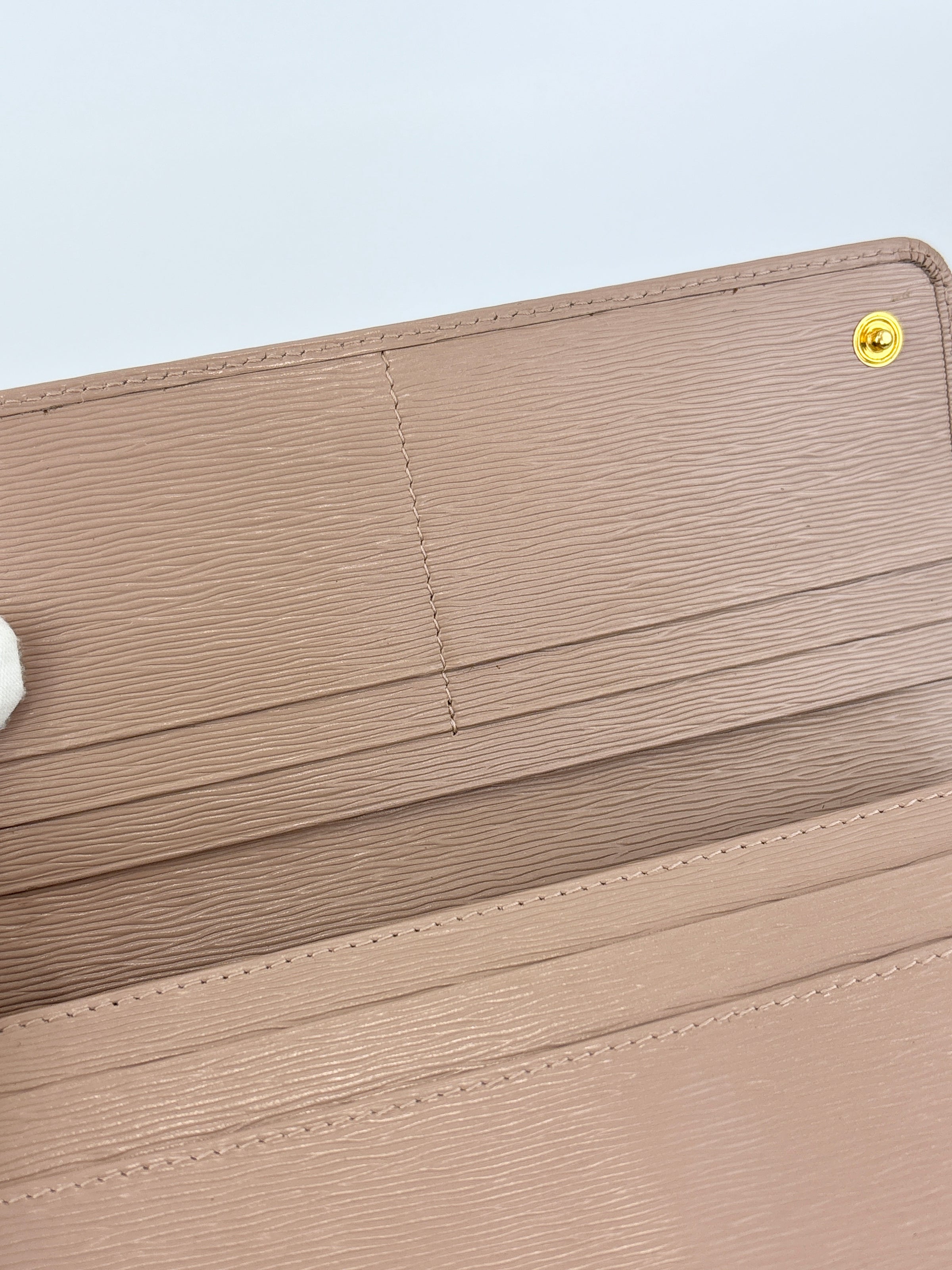 1M1132 Cammeo Vitello Move Leather Continental Wallet