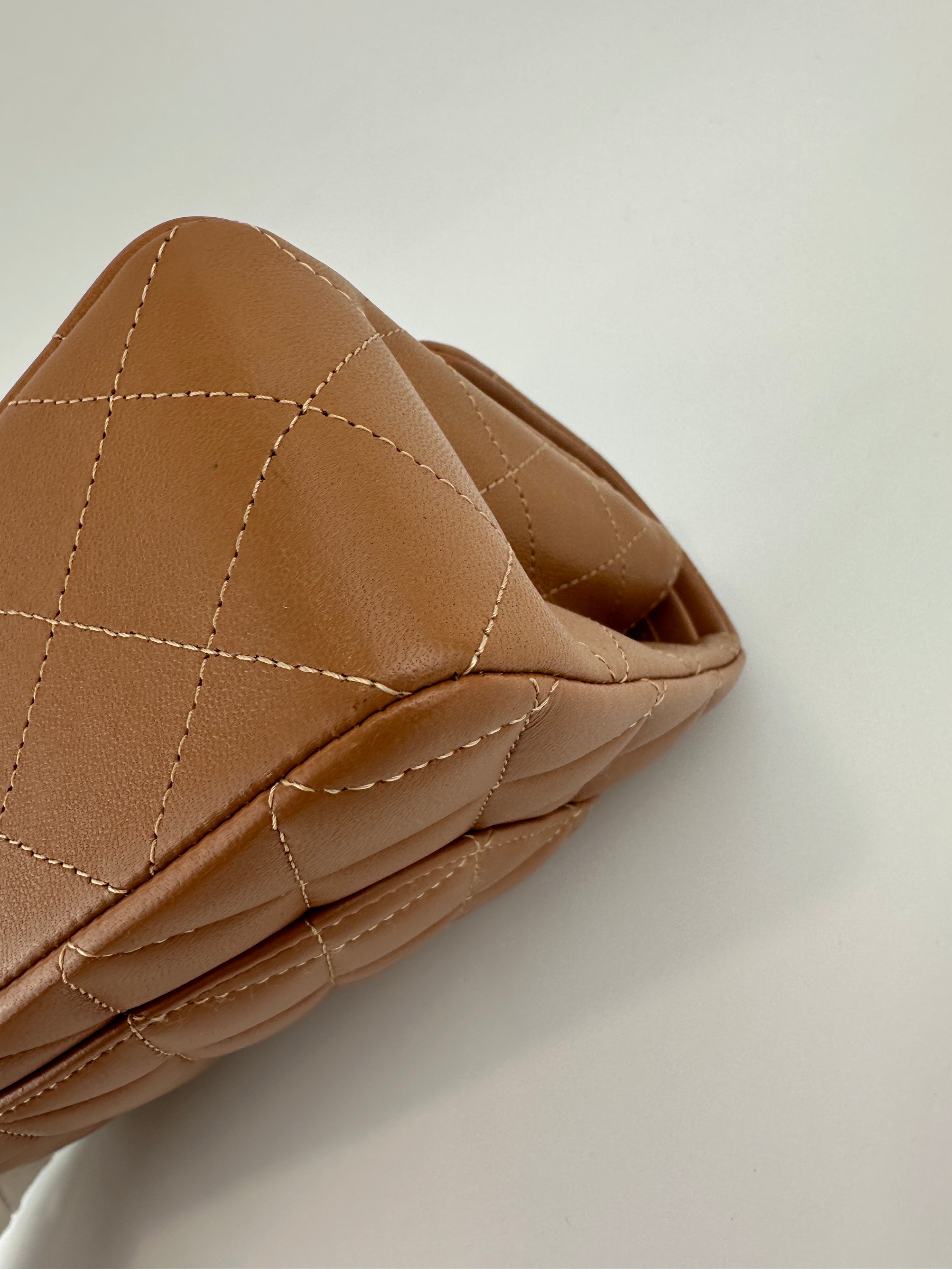 22S Brown/Caramel NB356 Lambskin Small Classic Flap Bag GHW